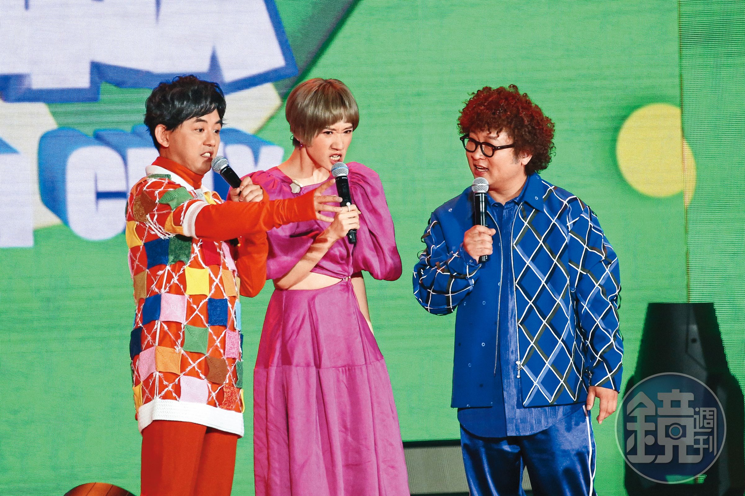 Lulu(中)和黃子佼(左)在主持事業上難以切割,黃子佼對她多所提攜,也常一起主持大型活動。右為納豆。