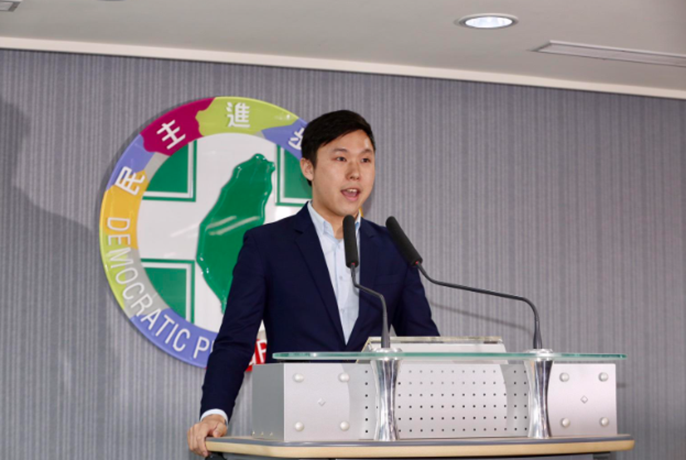 民進黨國際部主任兼發言人李問。(民進黨提供)