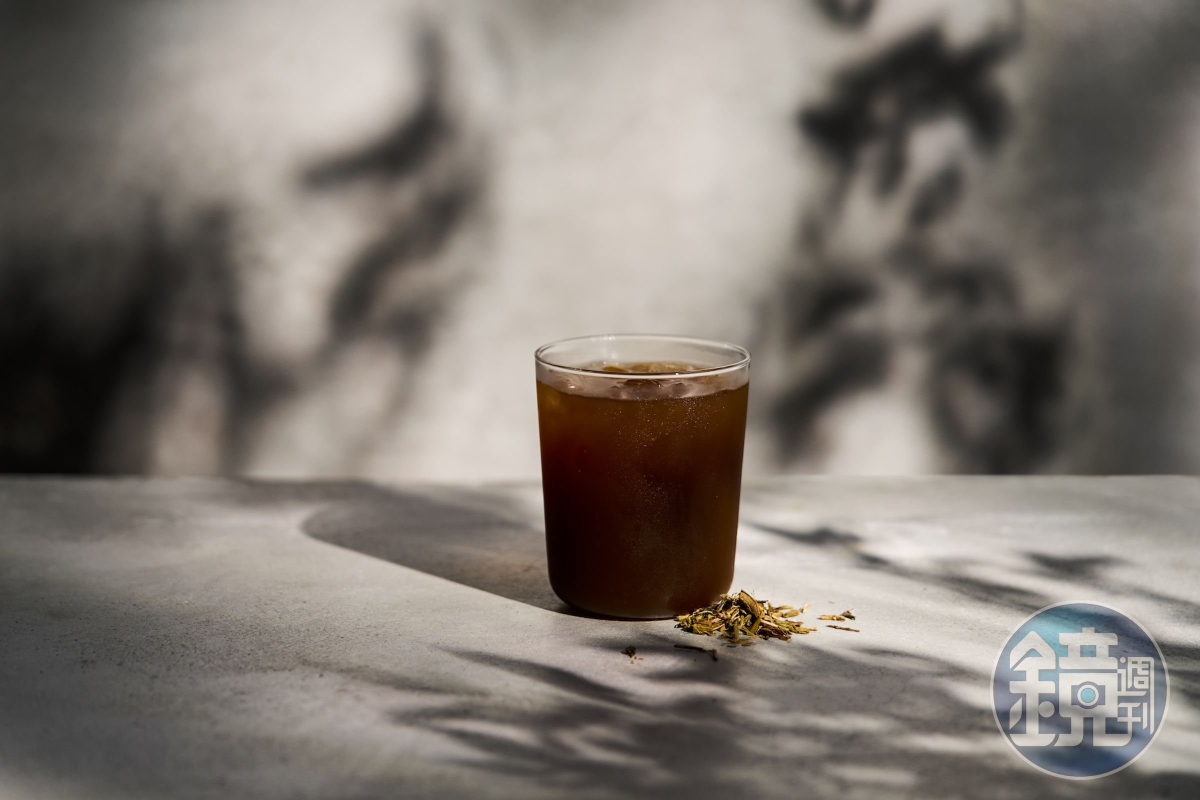 祇園焙茶」茶韻純淨，入口風味醇厚芳香，尾韻帶淡淡焦糖與木質調，最能展示京都焙茶的獨特魅力。（80元／杯）（wataru提供）