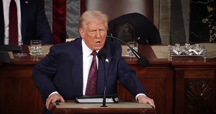 美國總統川普宣布將於4月2日對於進口美國汽車加徵25％關稅。（翻攝自X @Donald J. Trump）