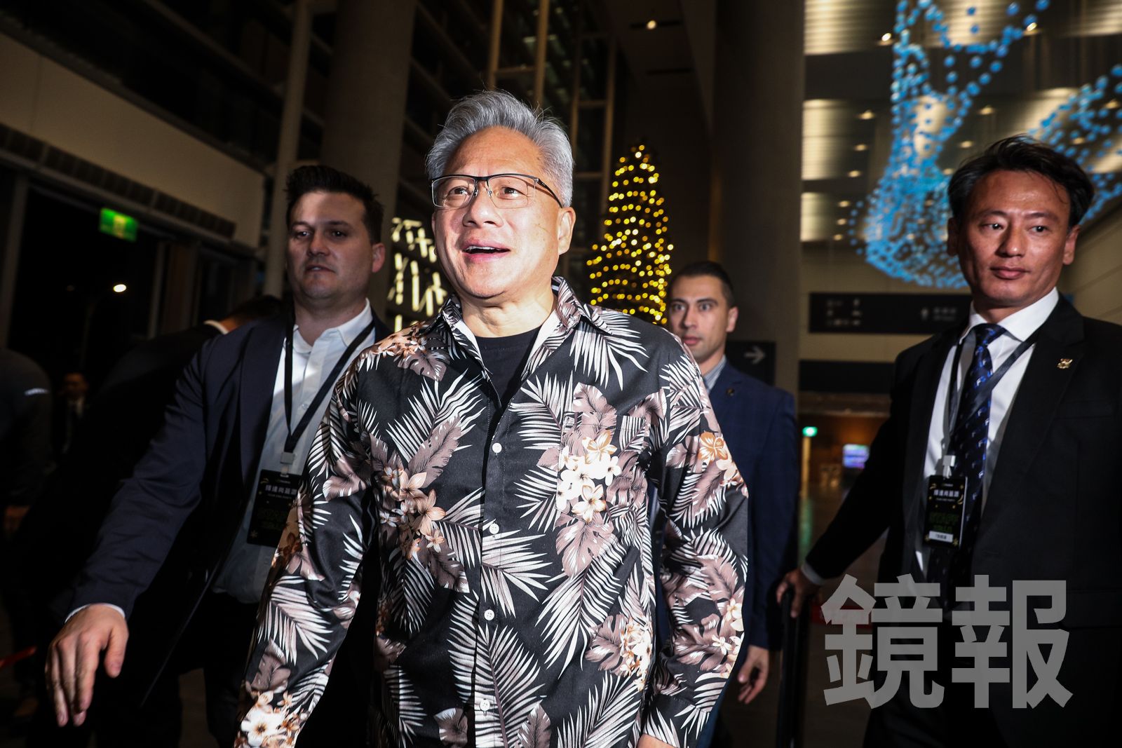 第二總部話題發酵 黃仁勳著花襯衫出席尾牙:需要更多台灣人才!