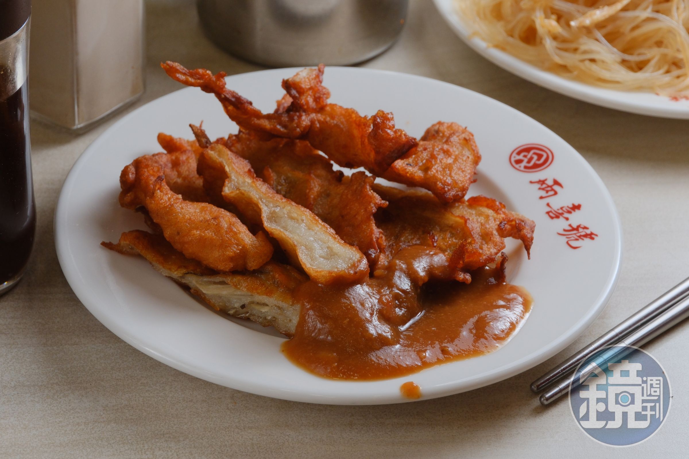 「現炸牛蒡天婦羅」一份中有2片很夠味的牛蒡天婦羅。(40元/份)