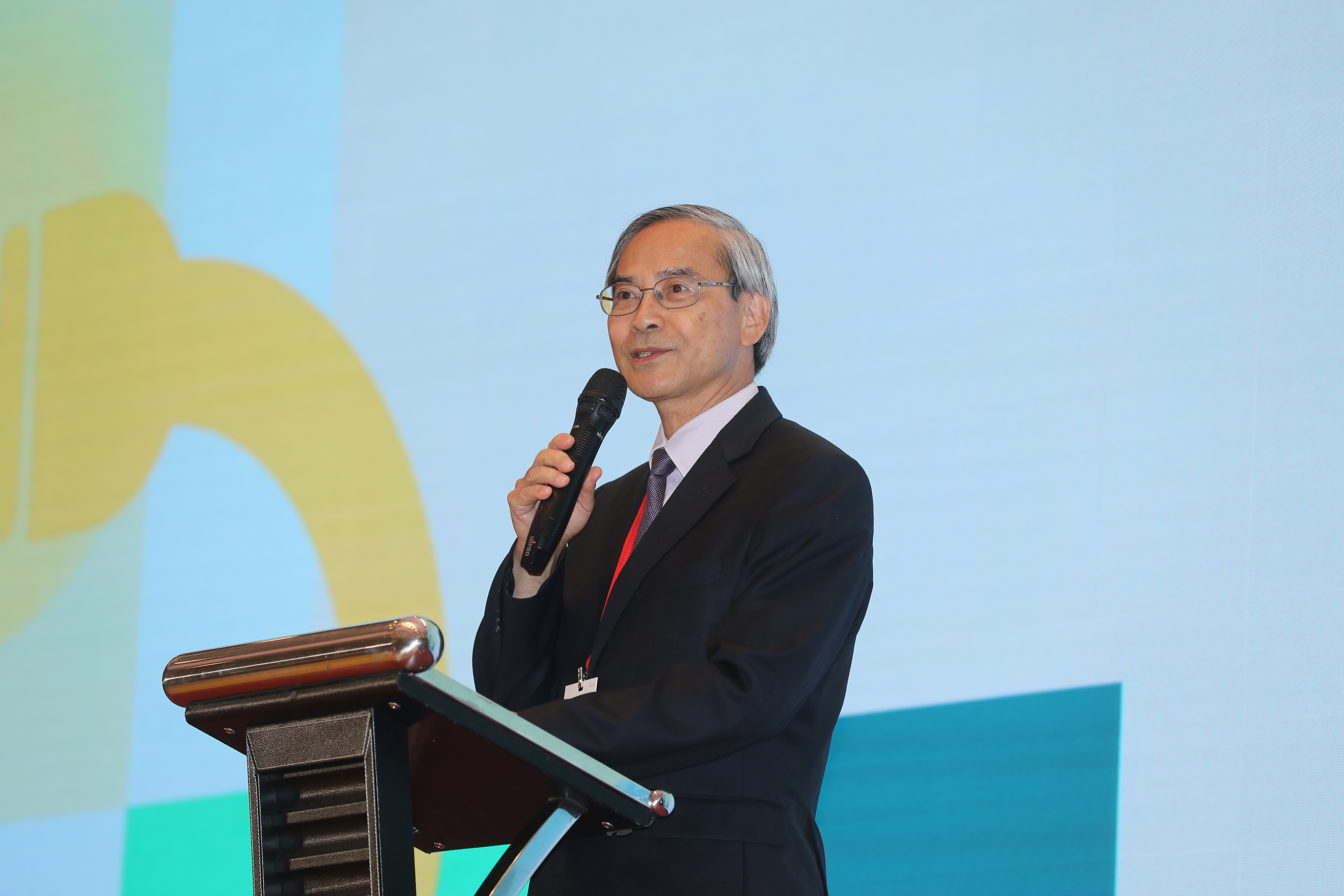 財政部次長阮清華解釋，中央政府可能需要刪減高達28%的預算，這將對各項補助計劃帶來重大影響。（本刊資料照）