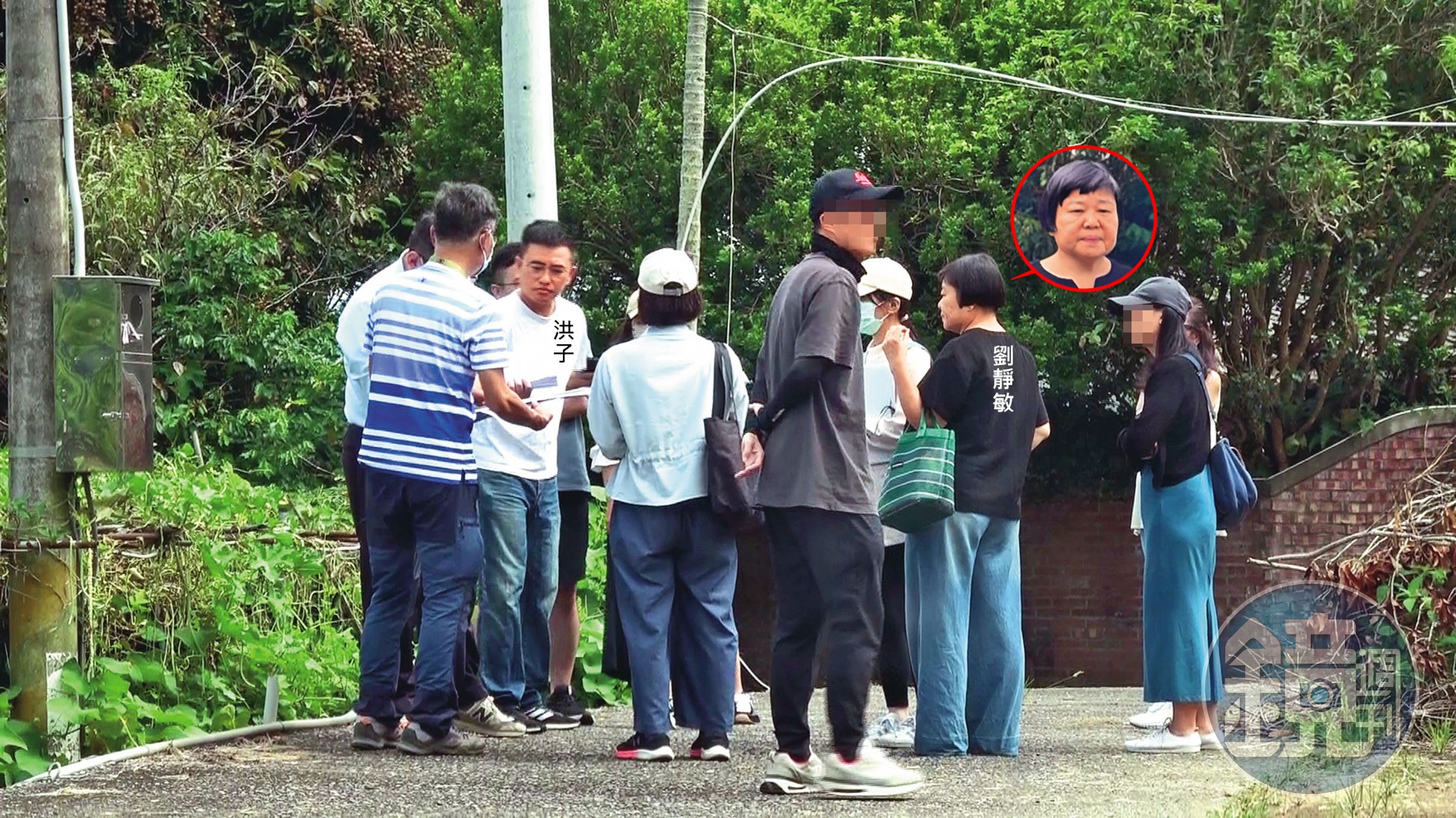 苗栗地院法官與劉靜敏、洪天宇遺孀等人,一同前往洪的工作室履勘。