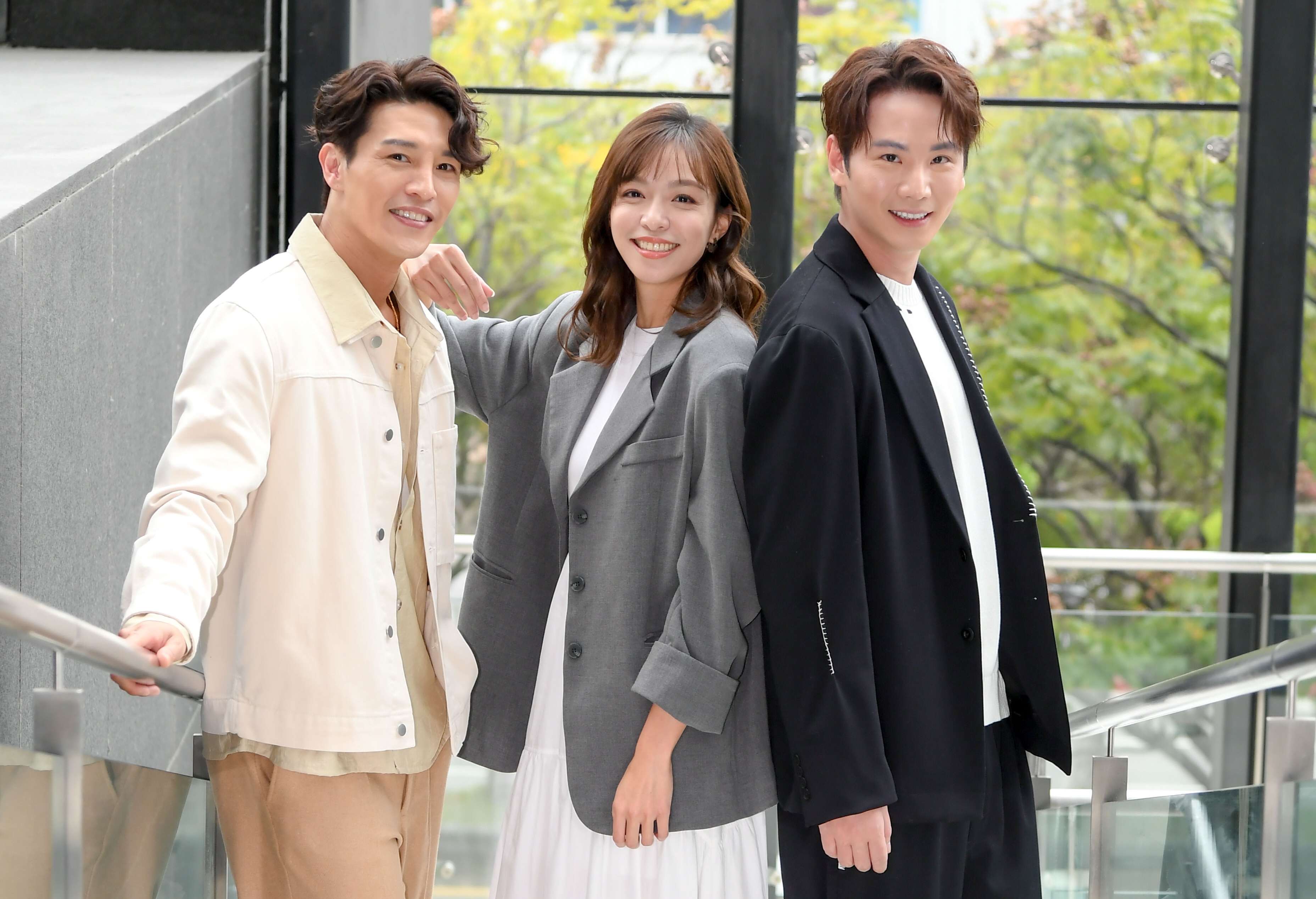 （左起）龍語申、賴郁庭、李睿紳合作演出三立八點檔。（三立提供）