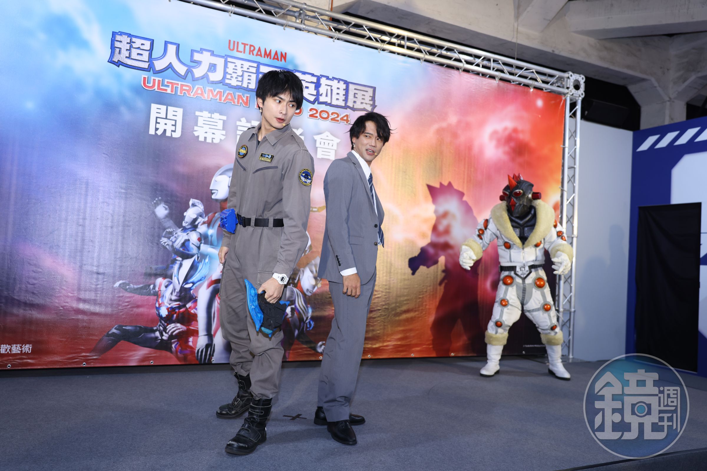 《超人力霸王傑特》演員平野宏周(左)與《超人力霸王傑洛》演員小澤雄太現場上演短劇。