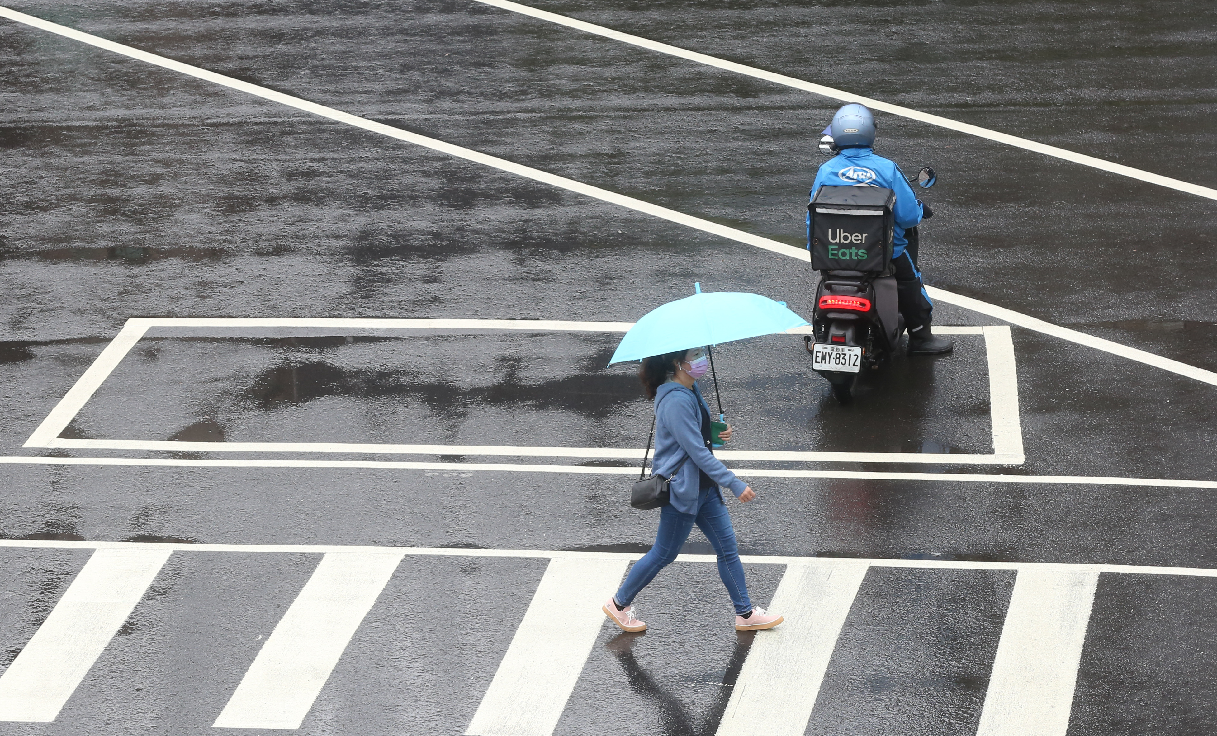 東北季風增強，北部、東部等地區今仍會有局部短暫雨。（本刊資料照）