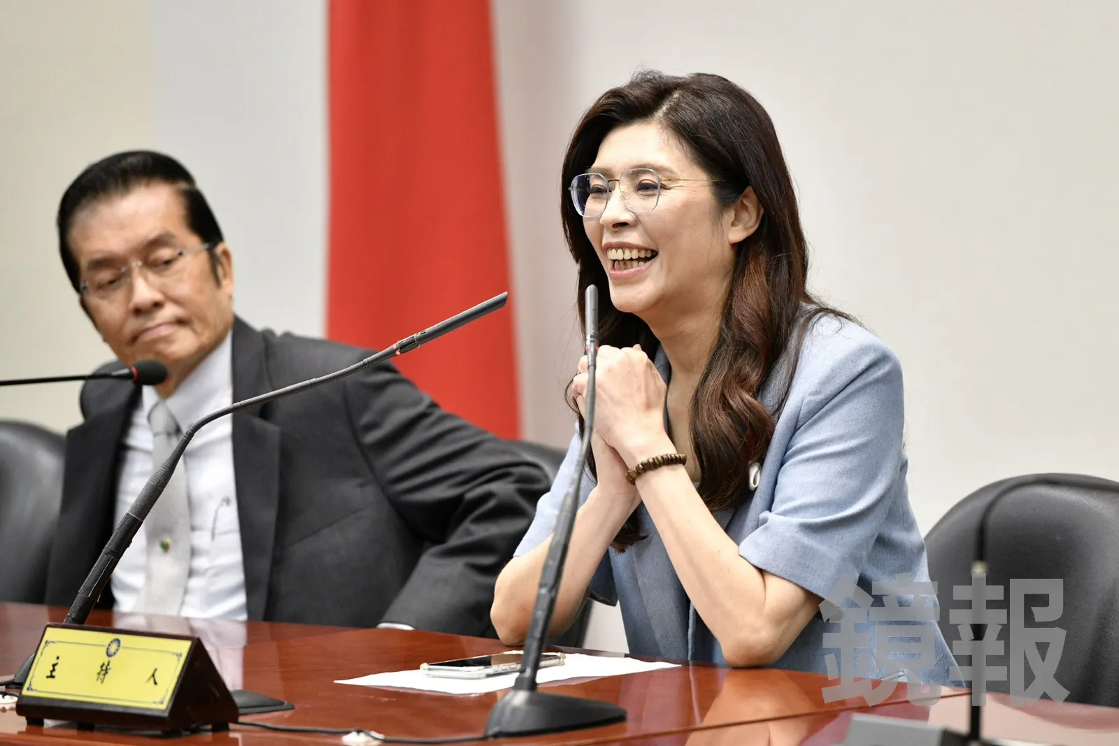 鄭麗文訪中480萬全民買單。（鏡報李智為攝）