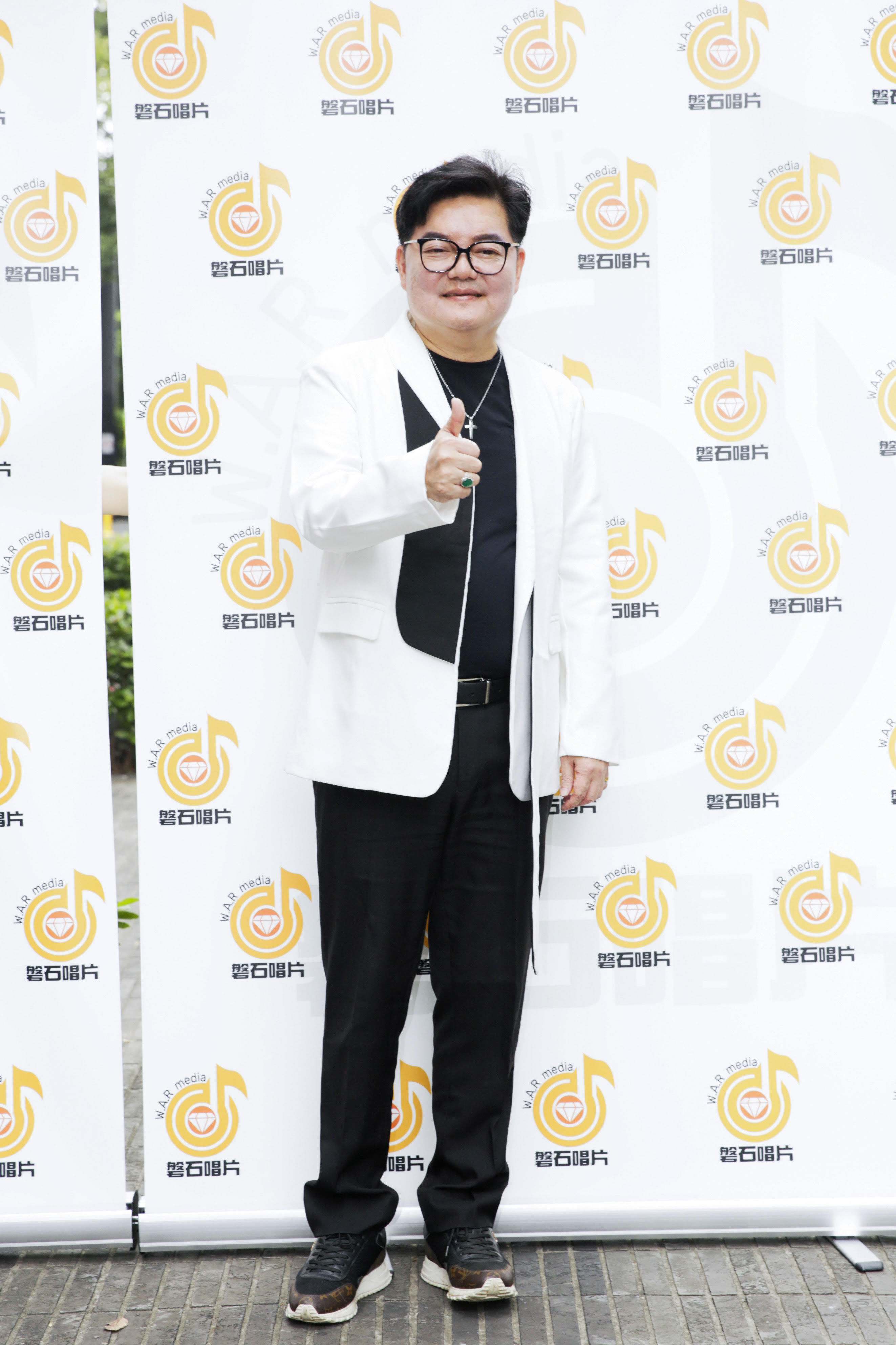 張秀卿前夫、警察歌手林宏銘近來砸下上億資金成立磐石唱片。