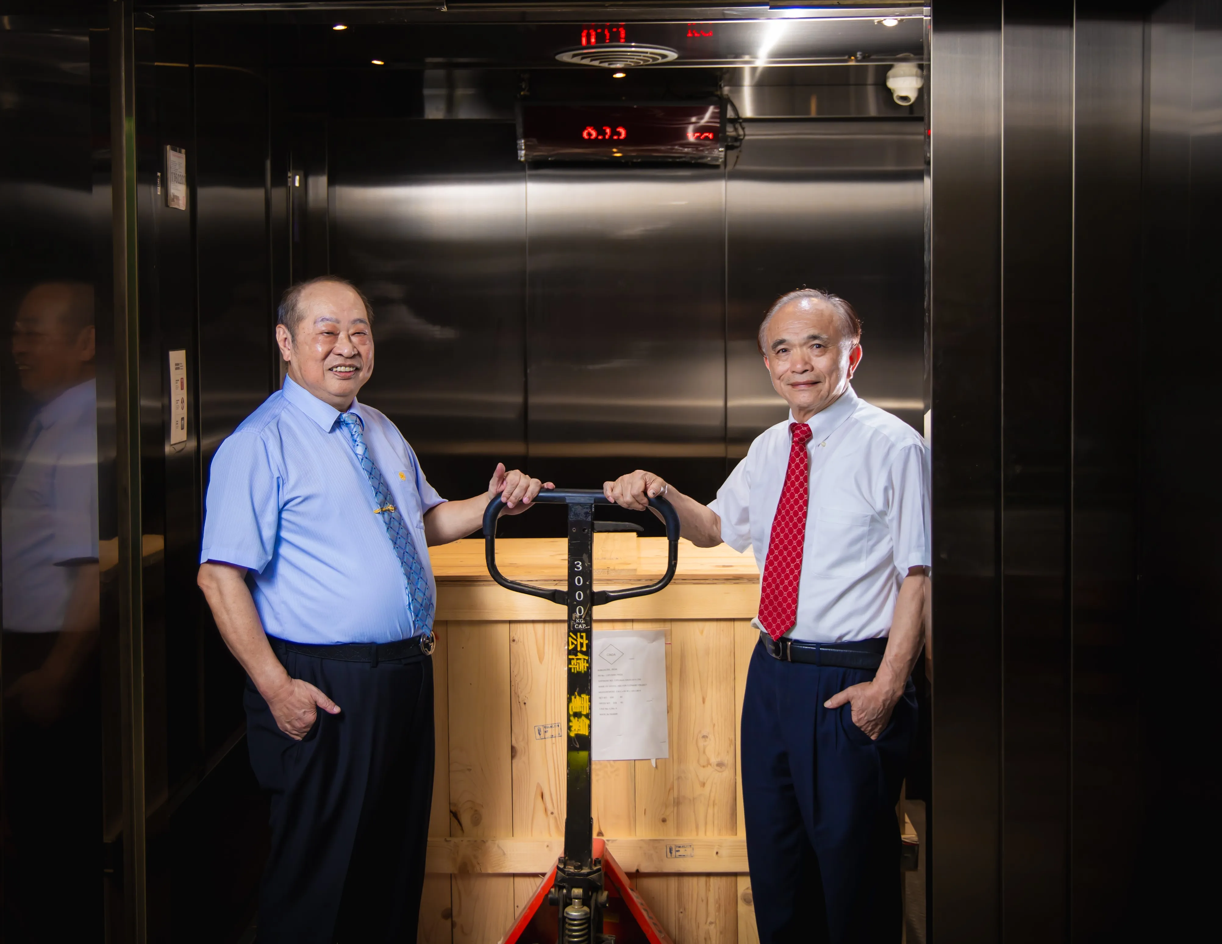 黑手變貨梯王1／代工龍頭EUV的專屬坐駕　台灣只有他能打造　29噸巨無霸可賣2000萬