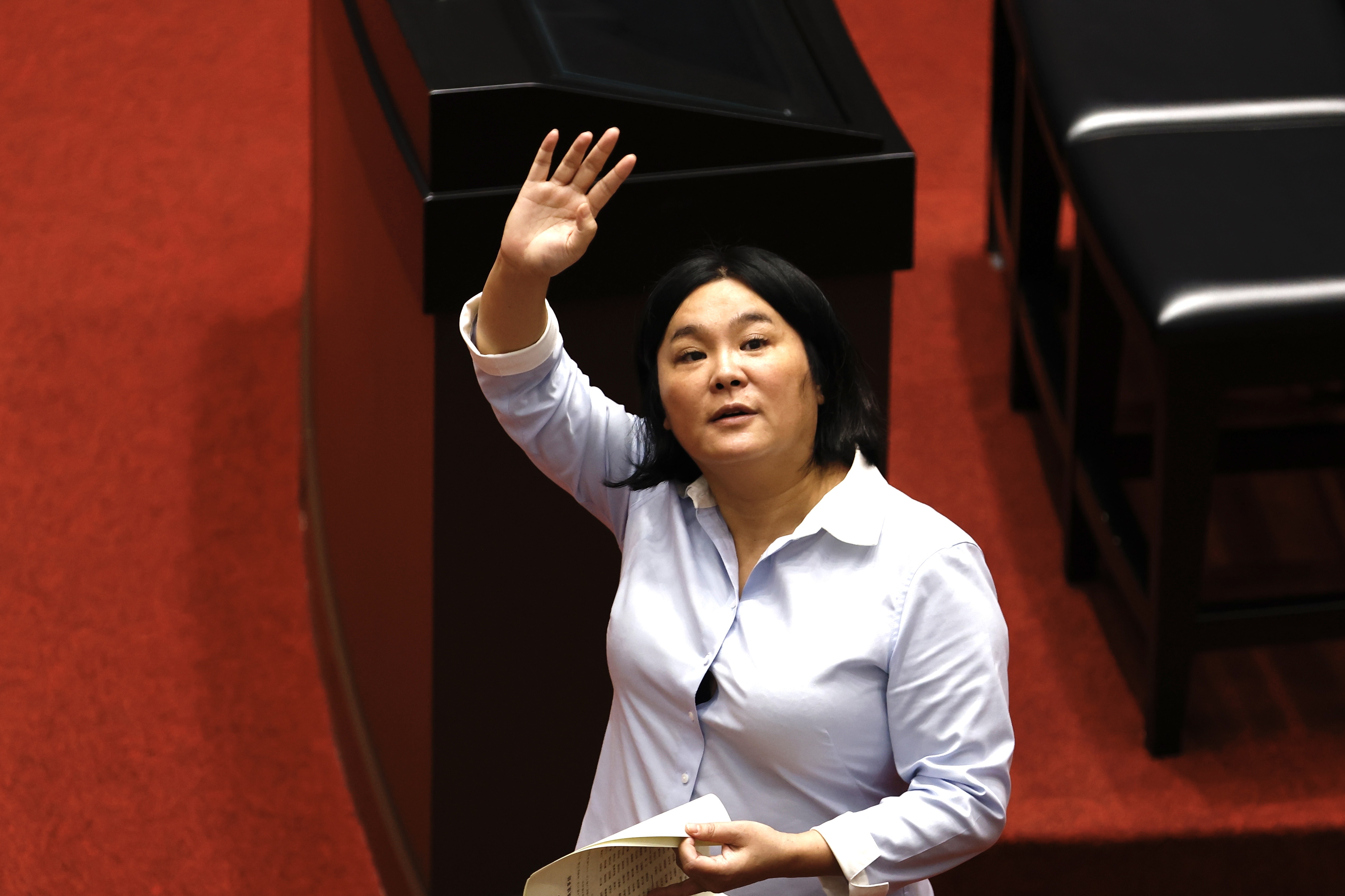 國民黨立委陳玉珍被綠營嘲諷是「喜來珍」，她今日回應昨是趁休息機會去喜來登參加應酬。