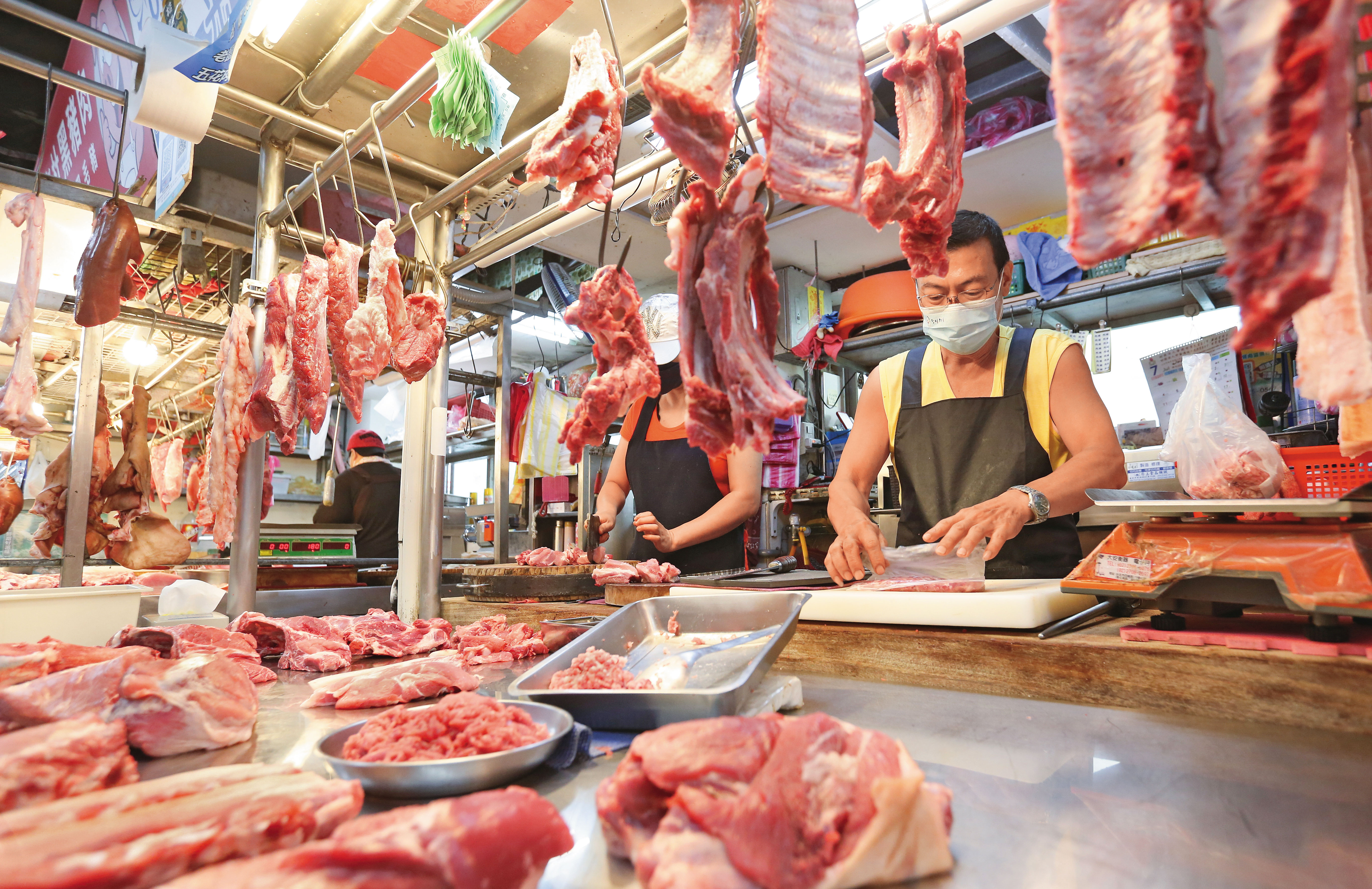 人力、食材，以及房租與電價上漲，是餐飲業共同面臨的問題。