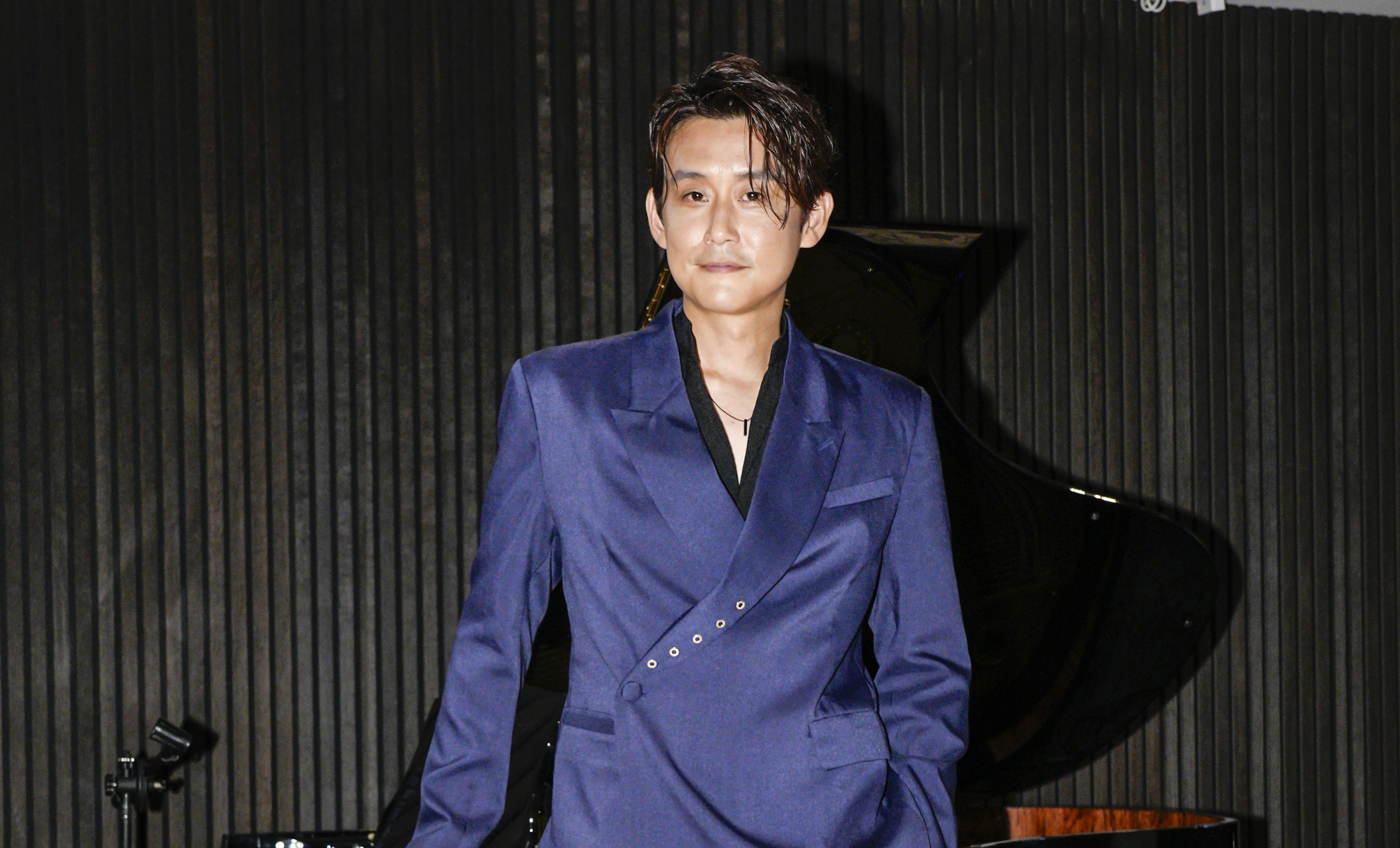 睽違13年，陳乃榮推出新專輯《Whisper》。