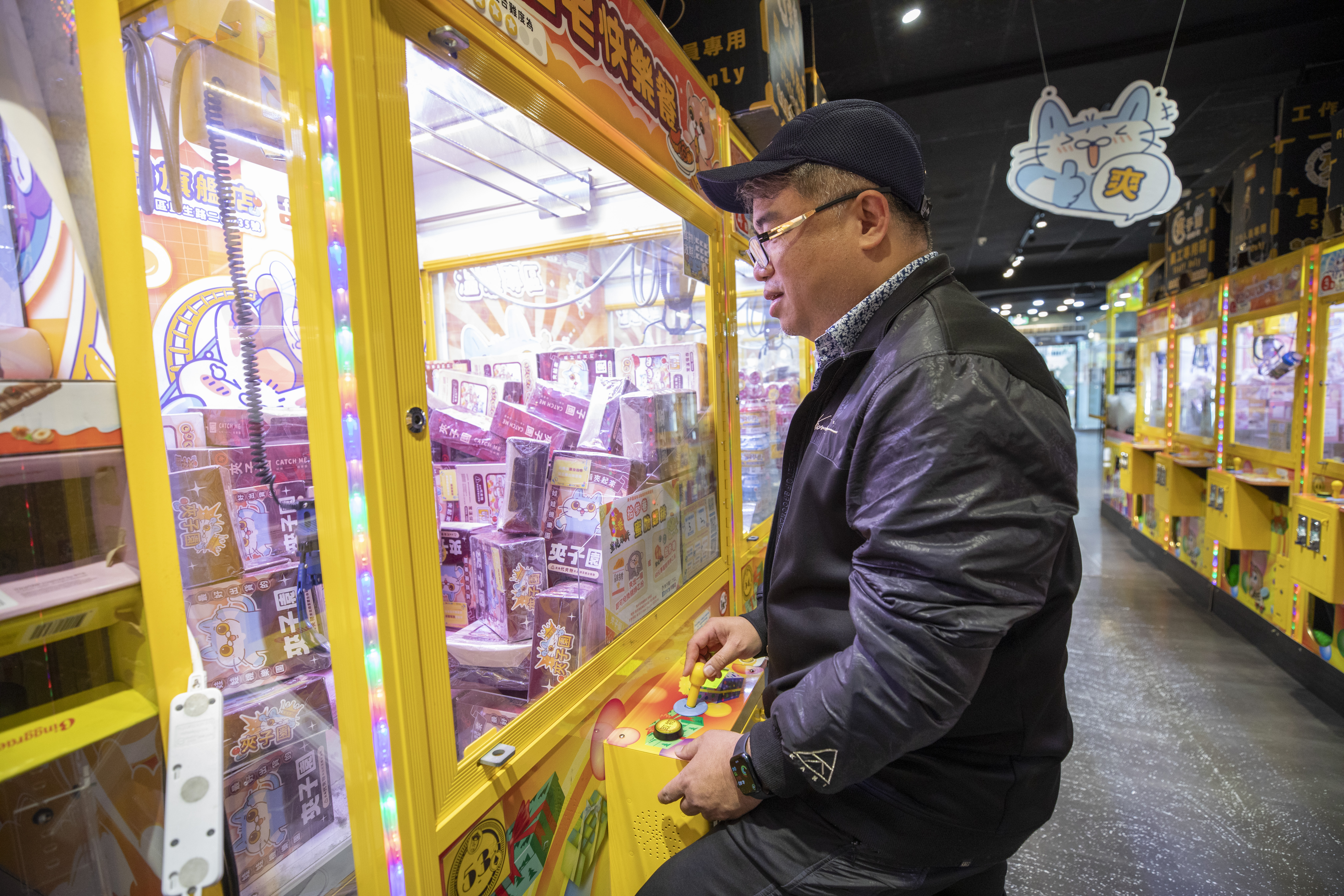 權證小哥是夾娃娃高手，他形容就像投資不是賭運氣，而是比勝率。