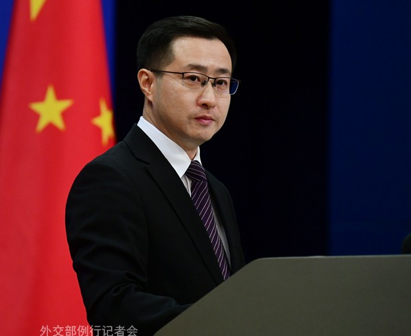 中國外交部今日砲轟，「暴露出日本右翼勢力推動日本『再軍事化』、企圖讓軍國主義死灰復燃的險惡用心。」（翻攝自中國外交部官網）