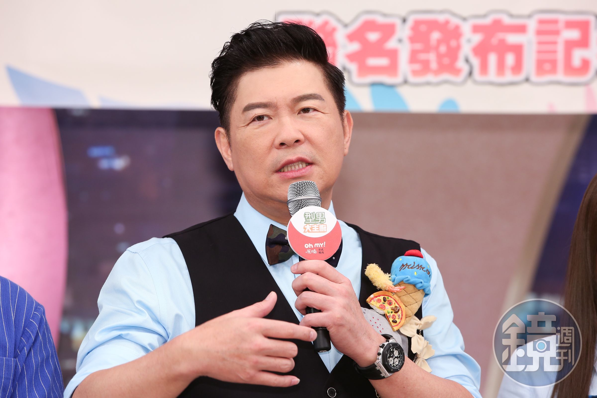 曾國城對於金鐘搭檔蔡尚樺與11年男友玩完一事，表示感覺複雜、遺憾，並希望能夠復合。