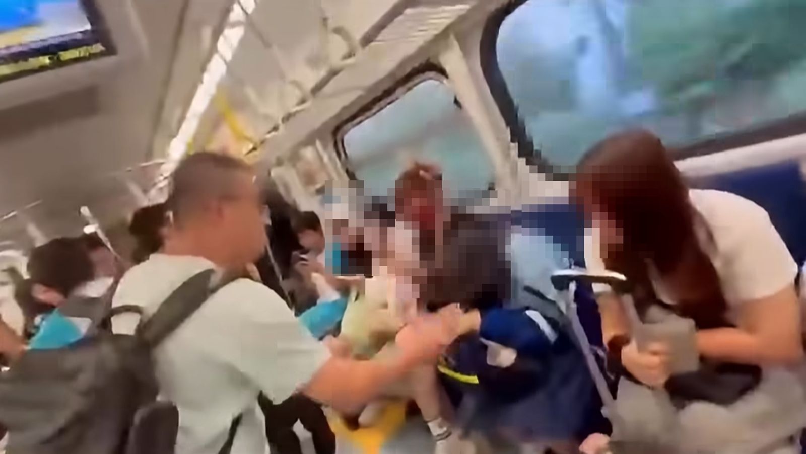 他搭火車PUA女高中生還動手打頭部! 桃園市議員看不下去要報警了