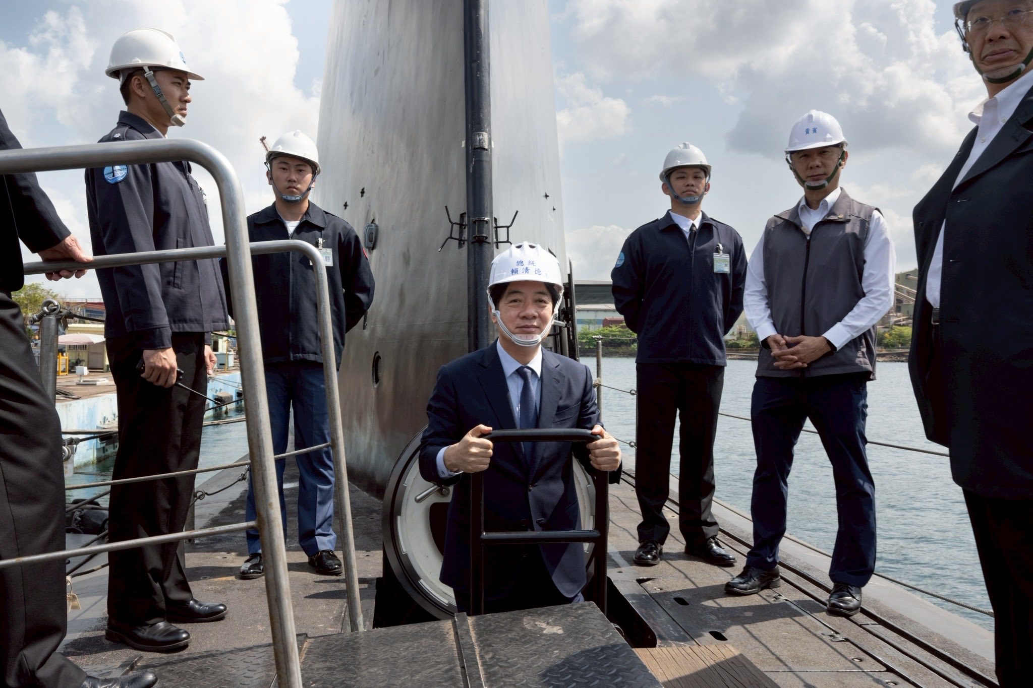 海鯤號內裝首次曝光，遭立委點出缺失，台船回應了。（總統府提供）
