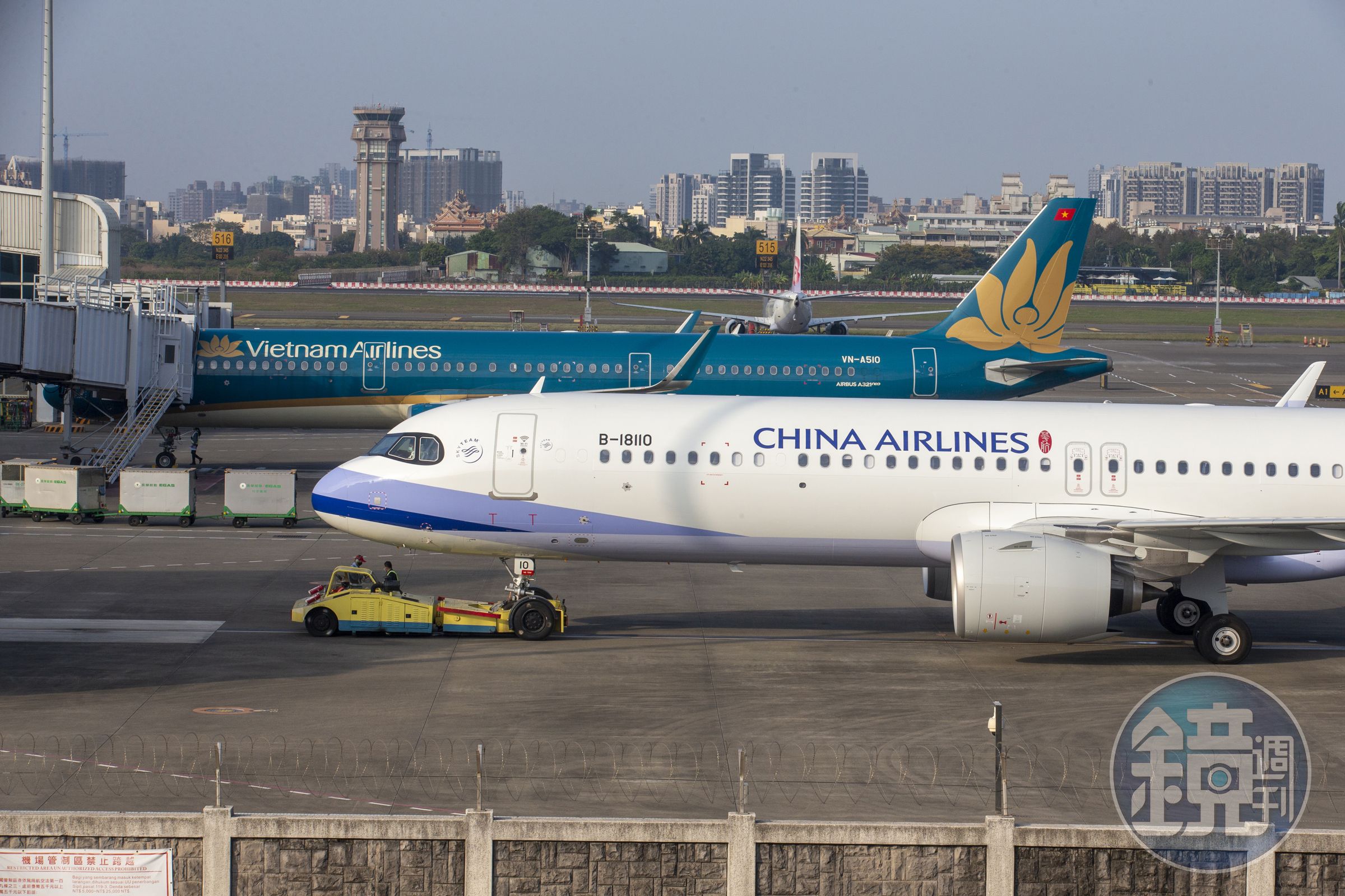 越南航空今日一架班機自小港機場起飛前往胡志明市，起飛僅10分鐘疑似出現機械故障，向塔台申請返航。（示意圖，本刊資料照）