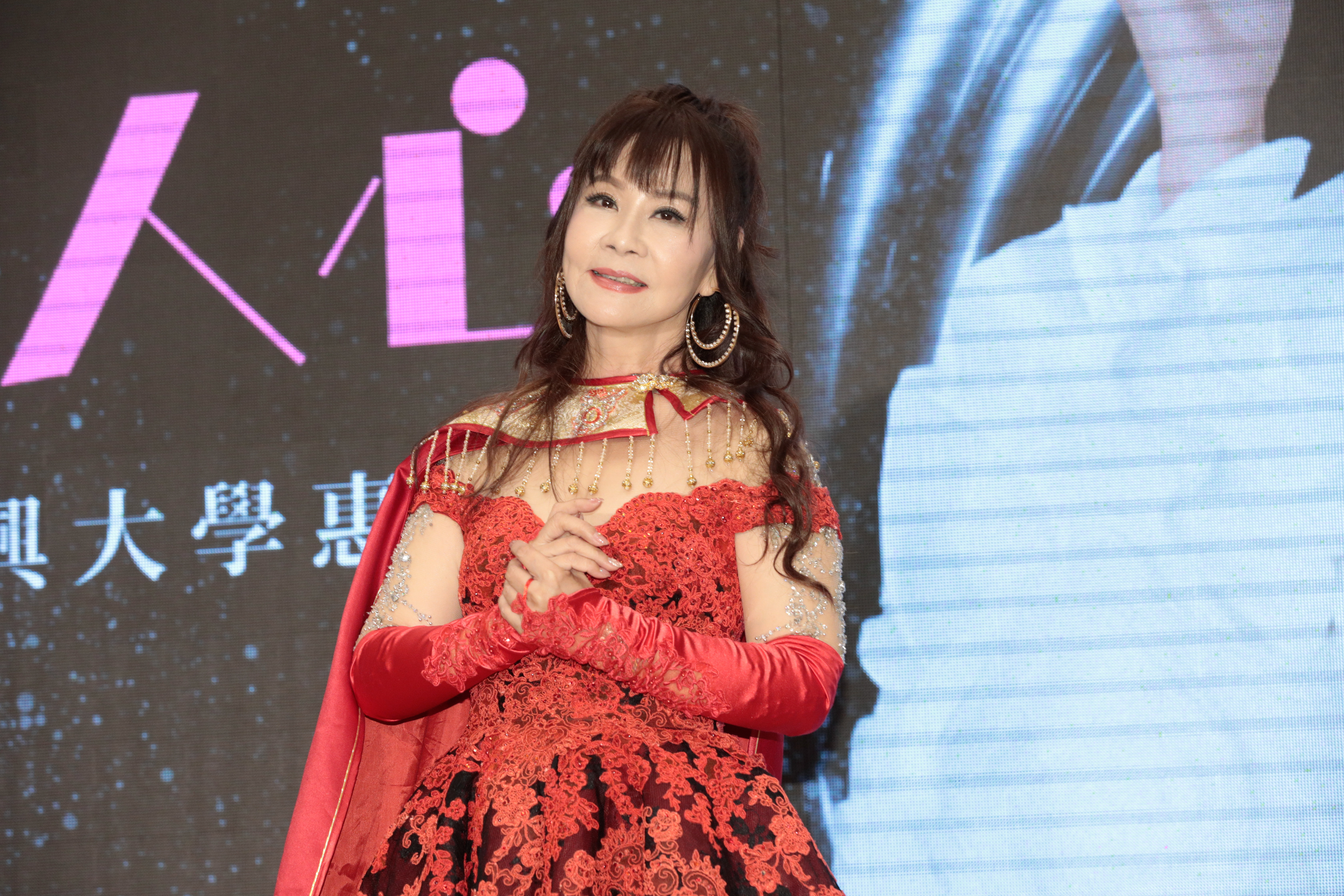 出道48年，龍千玉第一次舉辦《男人情女人心》演唱會。