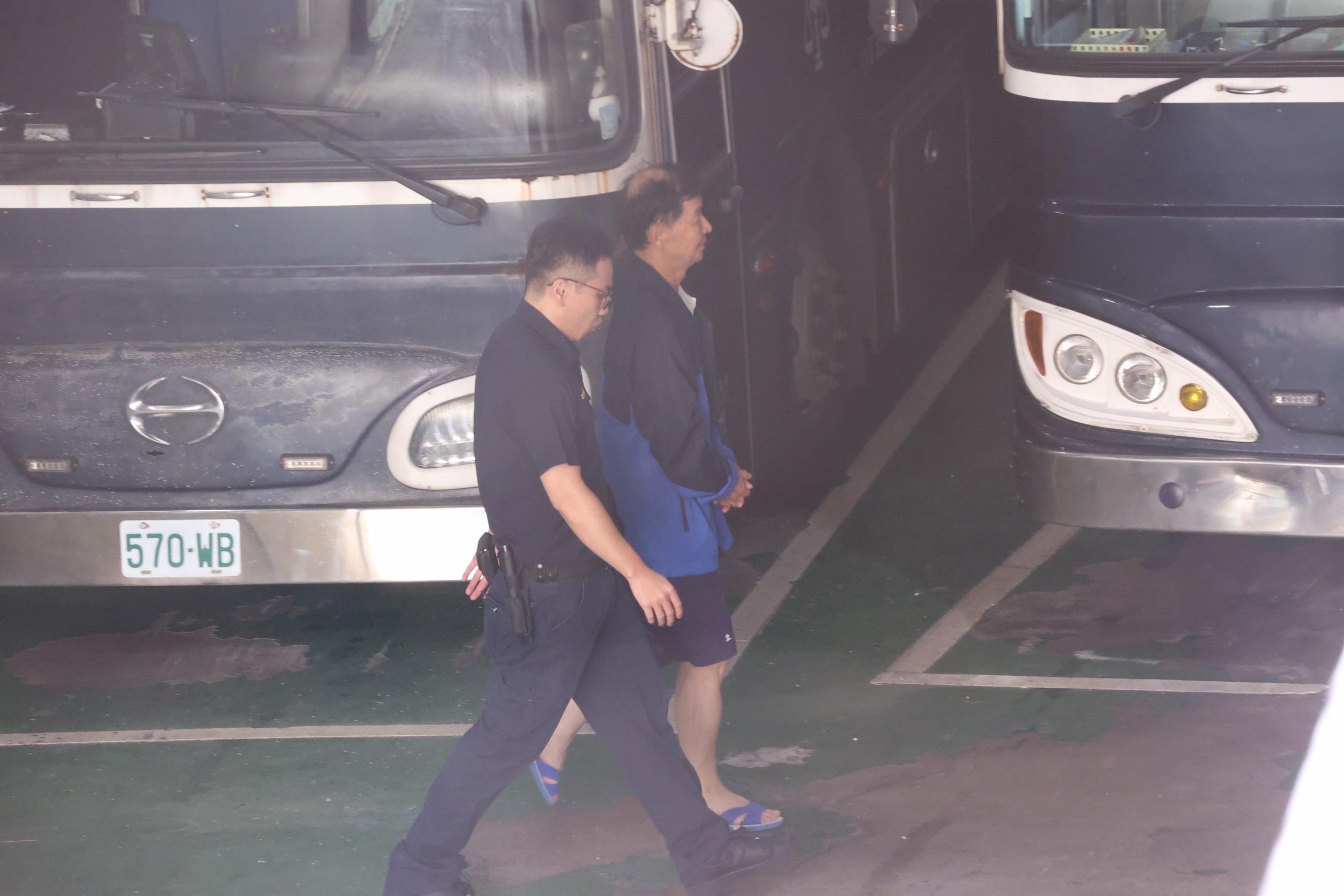10日稍早，彭振聲也被借提到北檢複訊。