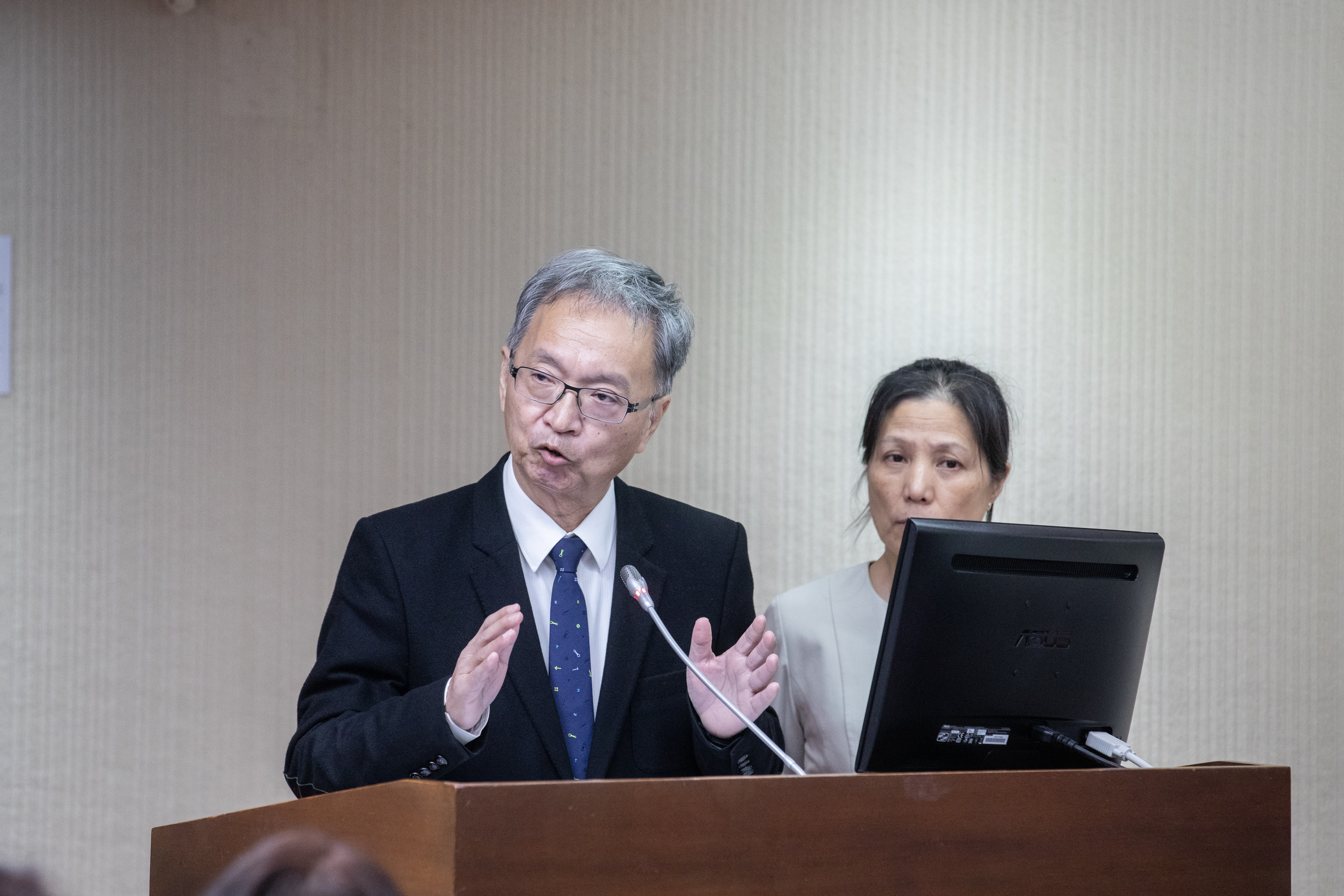 薛瑞元今於立院被質詢，針對台北慈濟疑似偷拍事件表示已請衛生局調查。（本刊資料照）