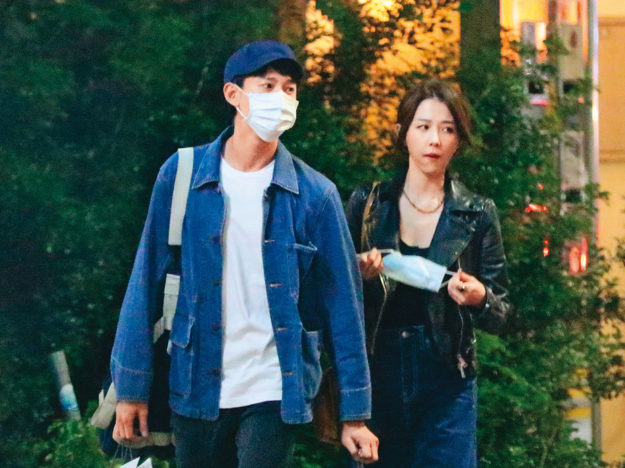邵雨薇（右）與吳慷仁（左）交往5年感情穩定，過往兩人不時在社群分享放閃照，如今已趨低調。