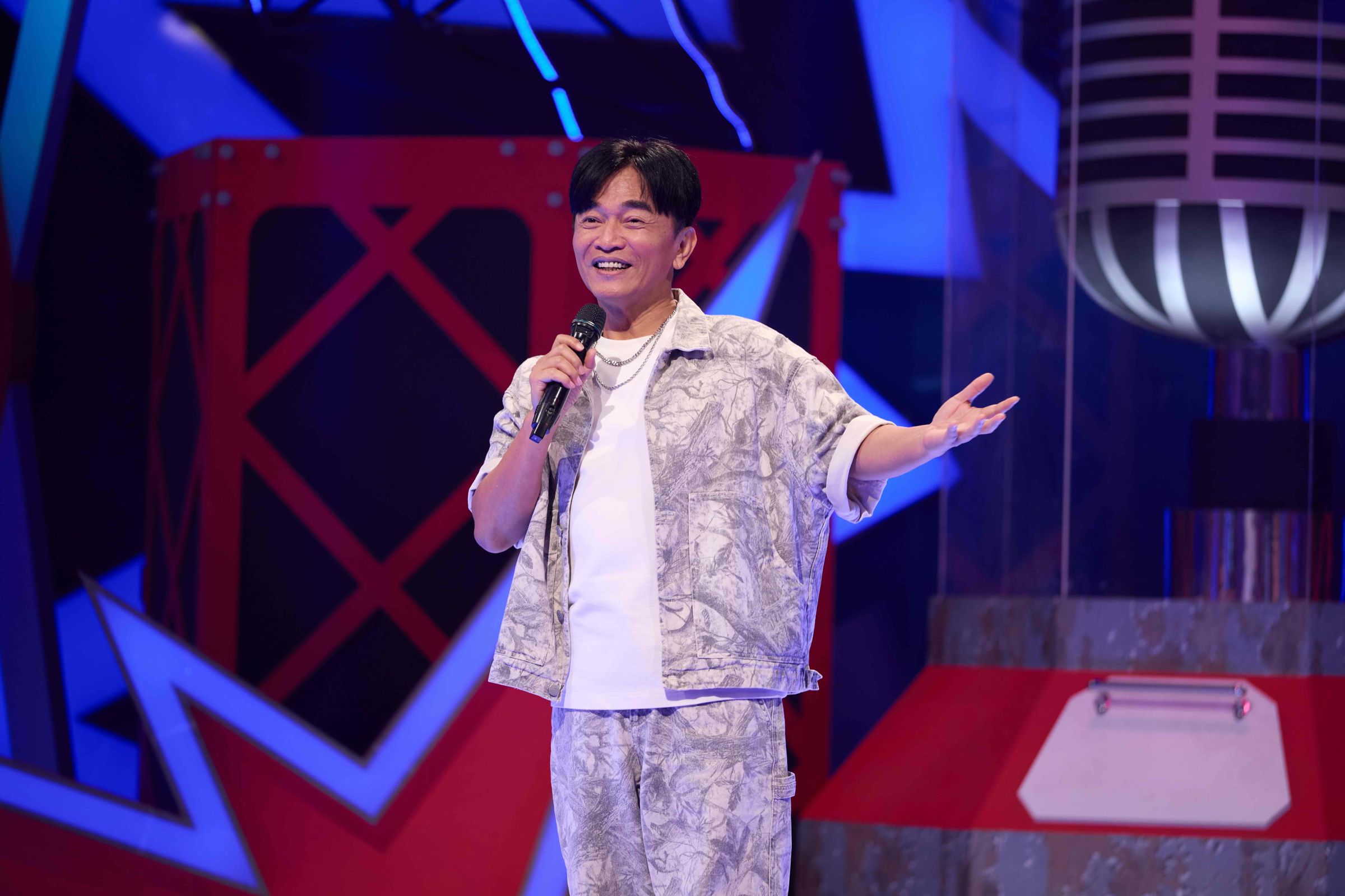 吳宗憲錄影火力全開。(公視台語台提供)