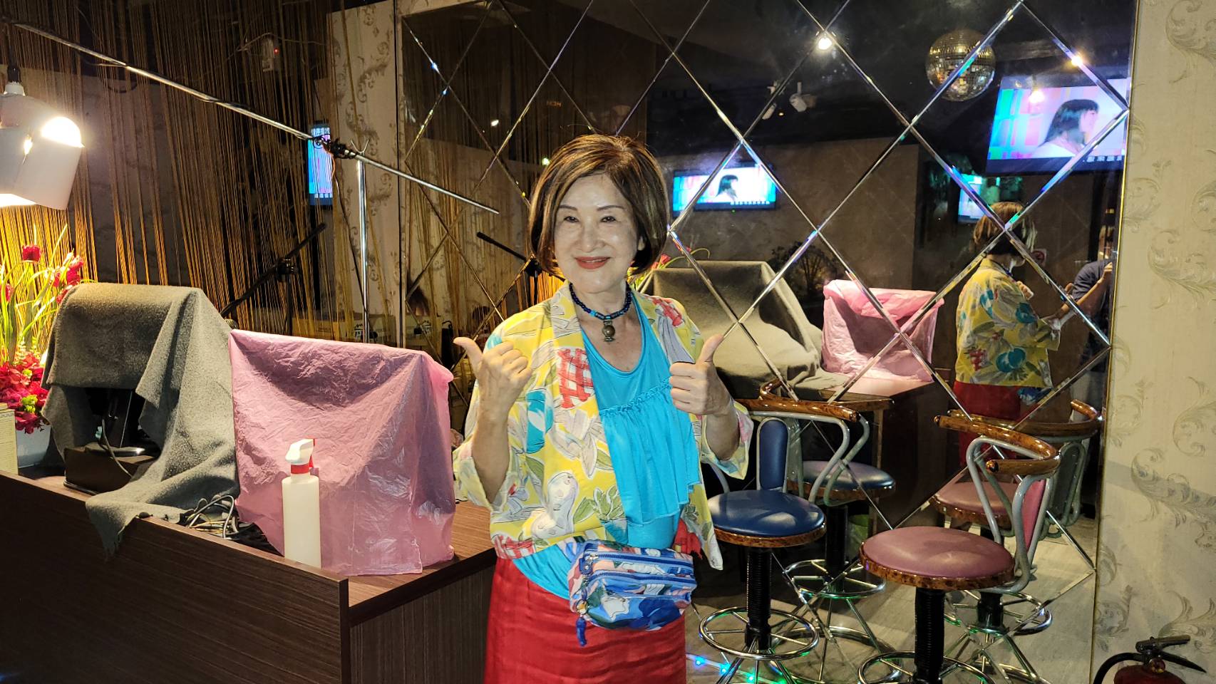 恬娃在林森北路條通經營卡拉OK店，即將在8月中收攤。