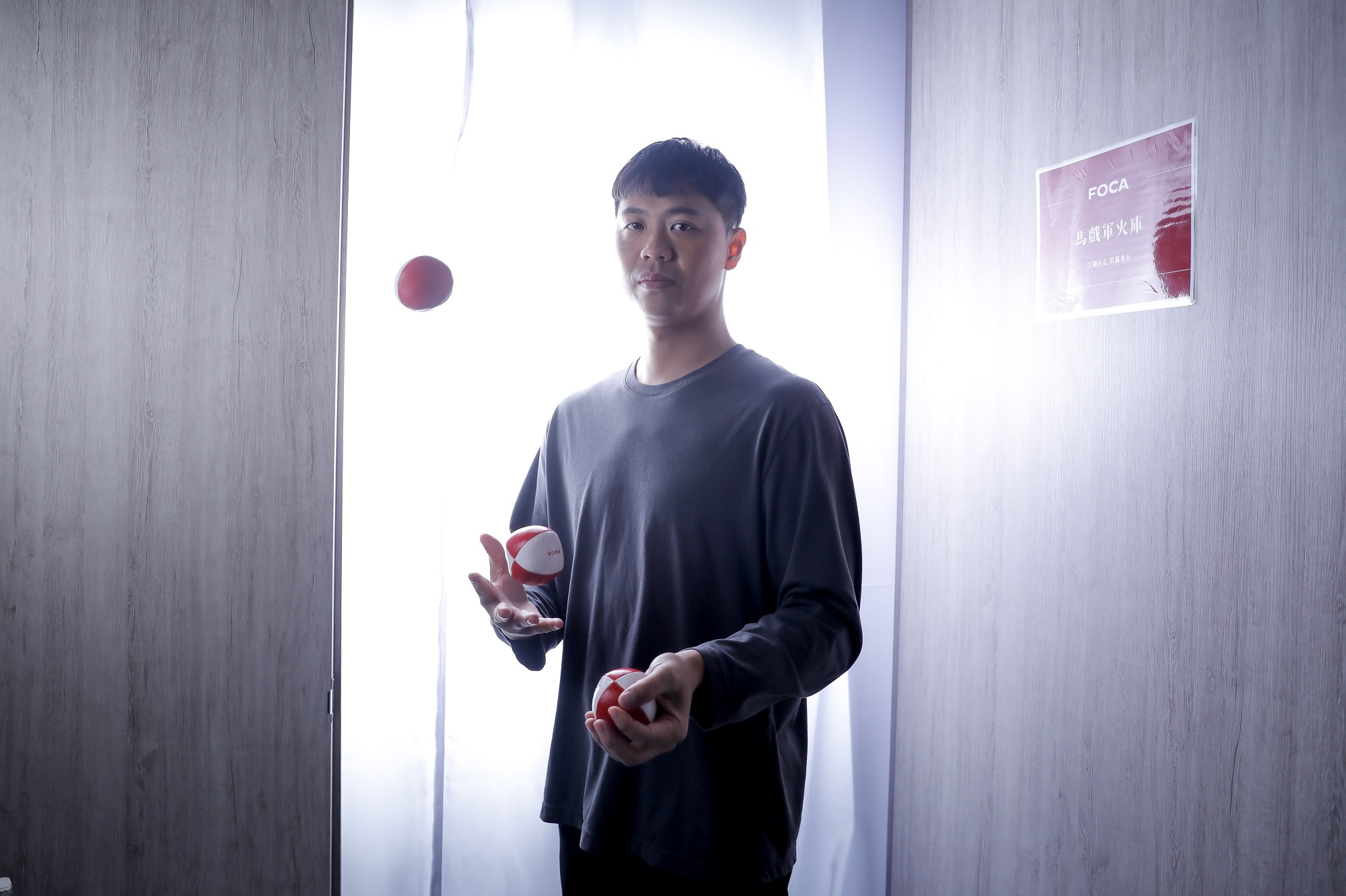 林智偉從10歲就進劇校練特技，身體有多處損傷。