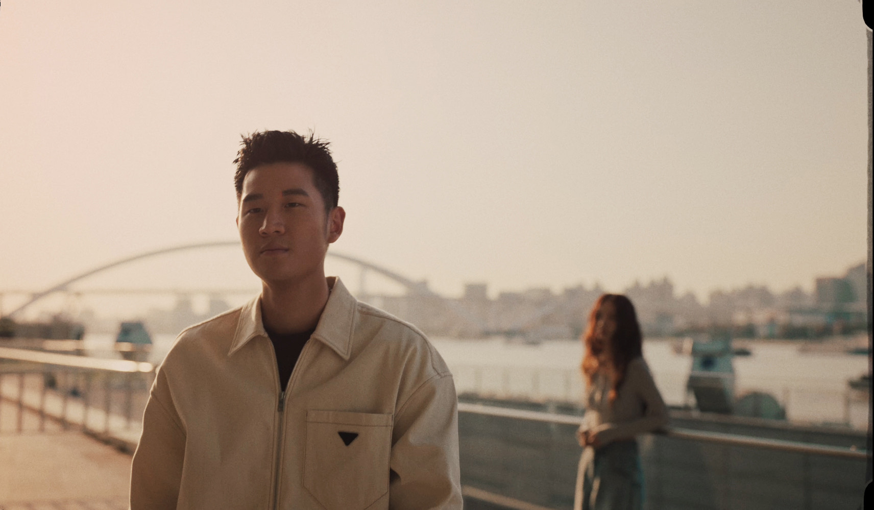 周興哲（Eric）推出新歌〈不喜歡沒有你的地方〉MV。（星空飛騰提供）