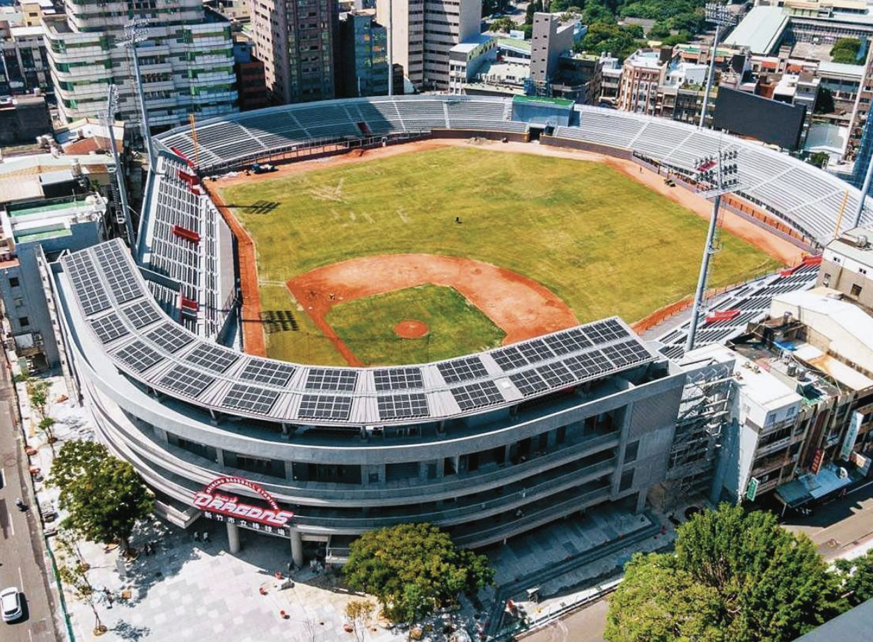 味全龍昨奪下總冠軍，不過球迷卻感嘆無法在新竹棒球場拋彩帶。（新竹市政府提供）