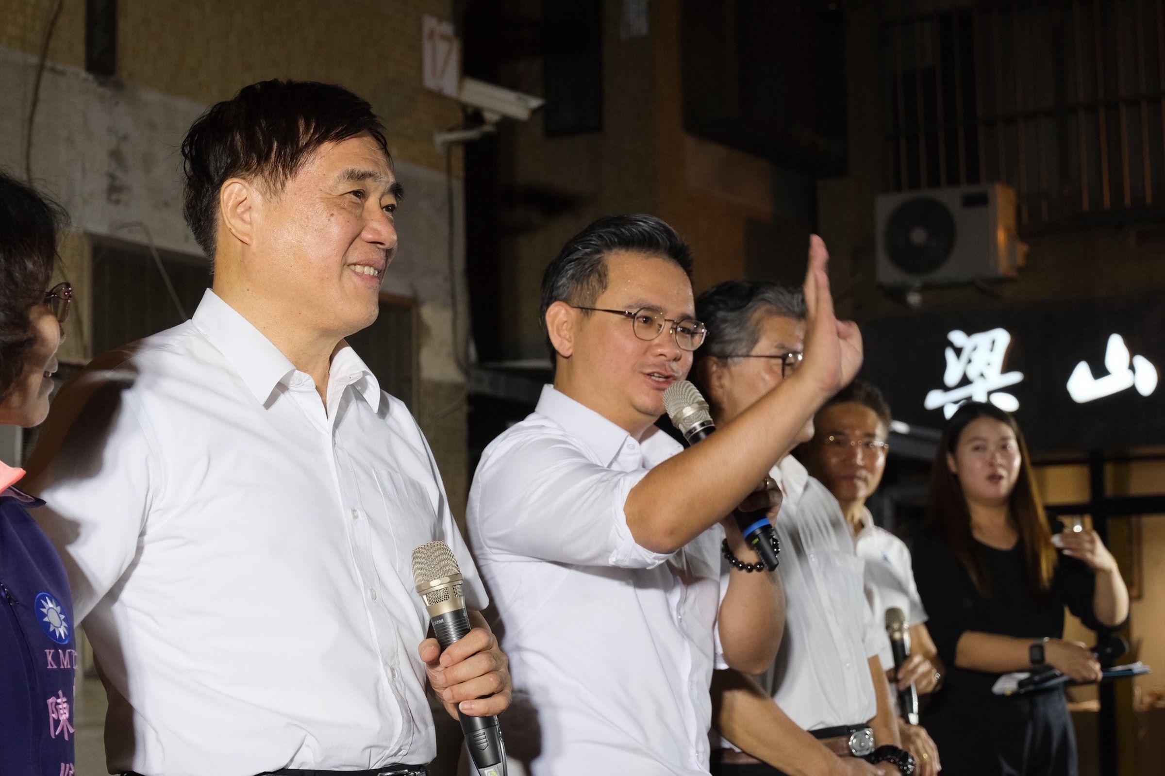 黃健豪（中）發文力挺郝龍斌（左）與羅智強，並指鄭麗文沒有任何勝選經驗卻要帶領國民黨。（翻攝自黃健豪臉書）
