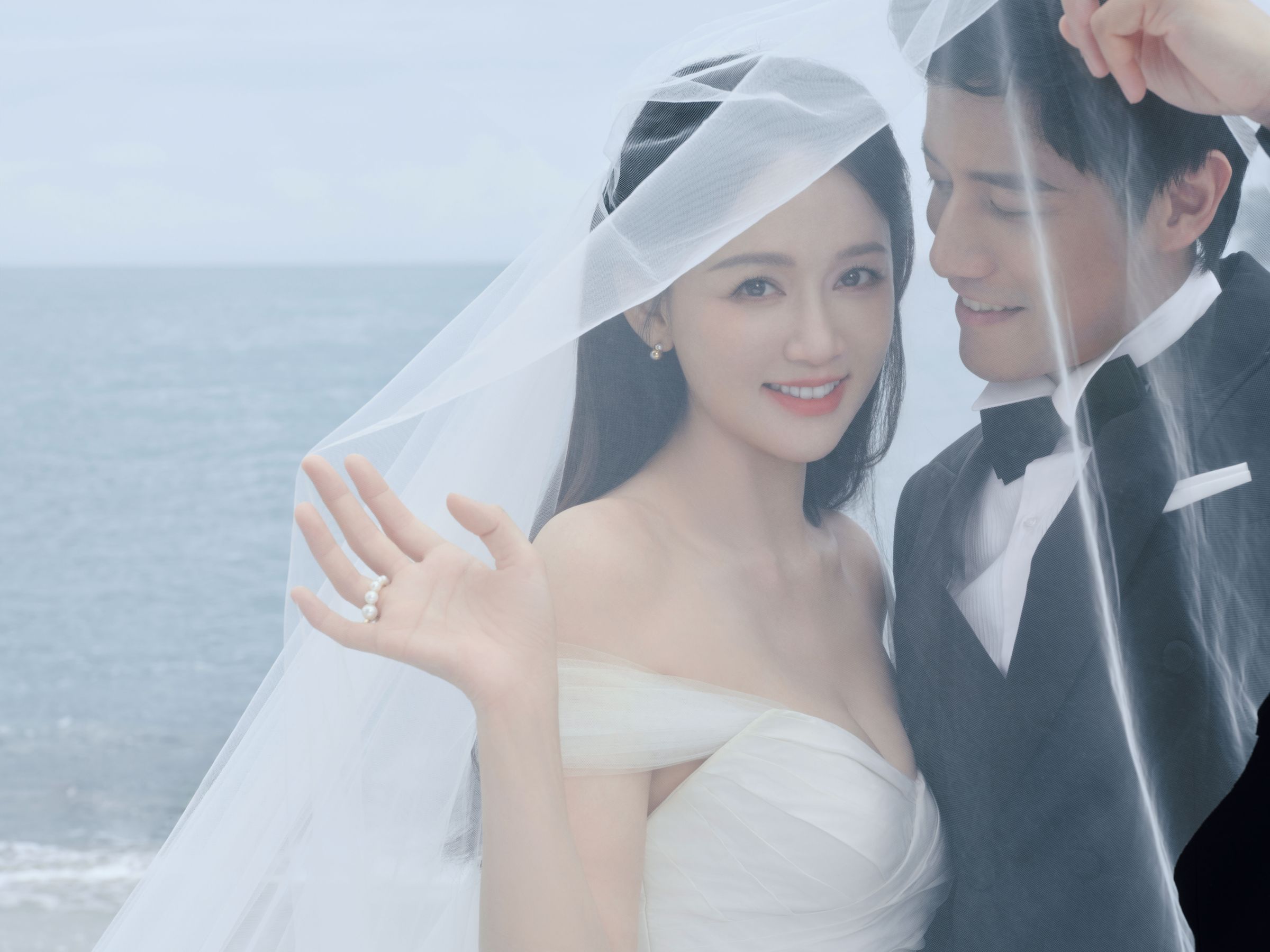 陳喬恩的婚紗十分浪漫。（經紀公司提供）