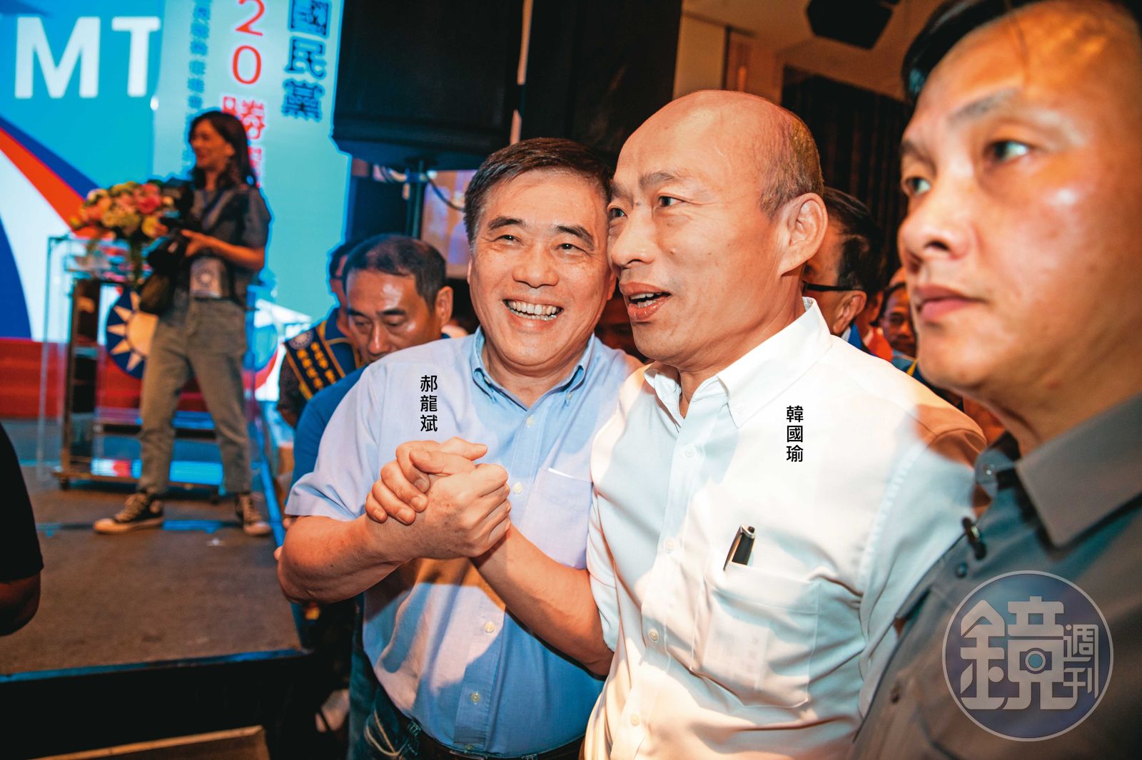韓國瑜(右)屢被點名選主席,但現行法規不允許立法院長兼任黨職。左為前副主席郝龍斌。