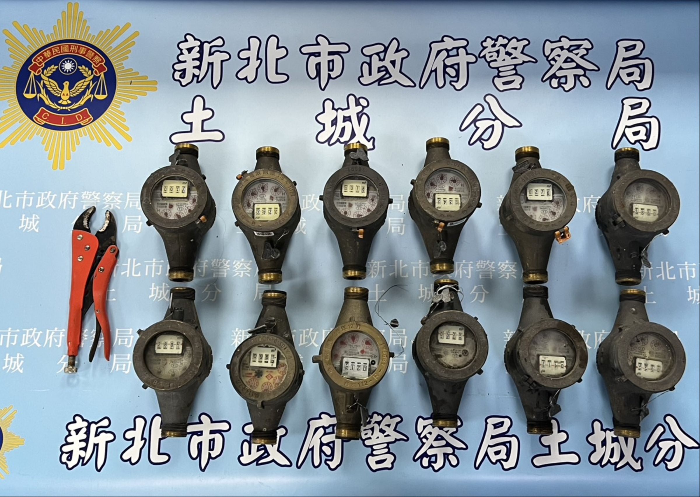 警方查扣被竊水錶。(警方提供)