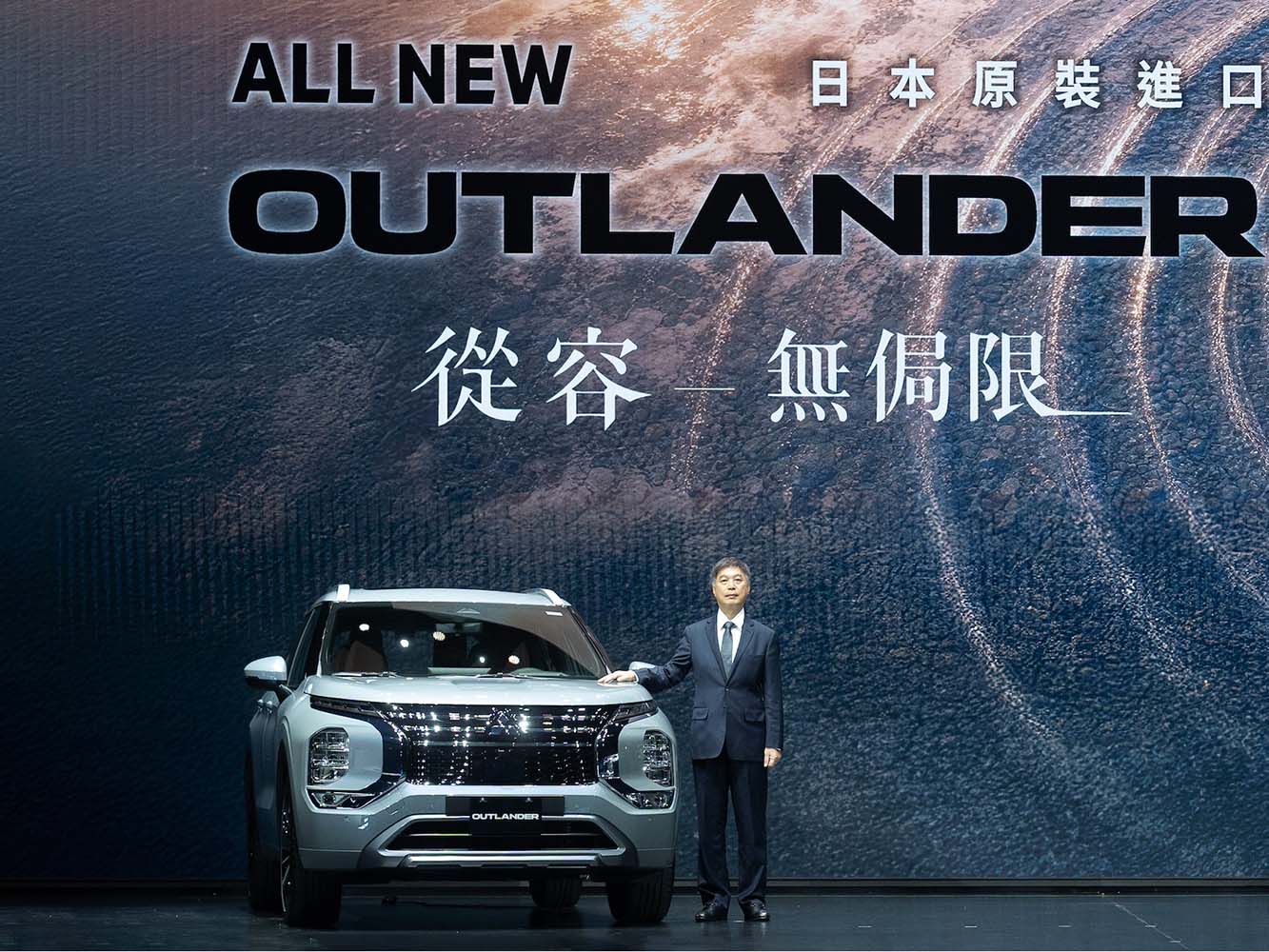 車頭延續MITSUBISHI經典 Dynamic Shield 設計語彙，透過鮮明燈組、寬闊水箱護罩與立體車身線條，營造強烈且具辨識度的視覺印象。
