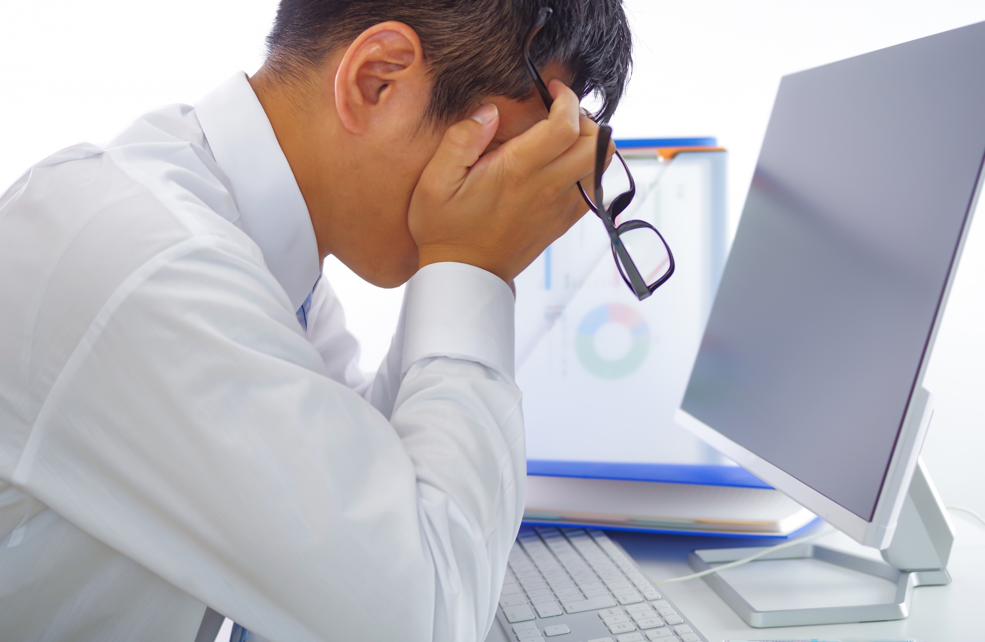 一名網友感嘆，為了高薪離開待了5年的神仙公司，相當後悔，也認為好的職場環境是錢也買不到的奢侈品，圖為示意圖。（翻攝自PhotoAC圖庫）