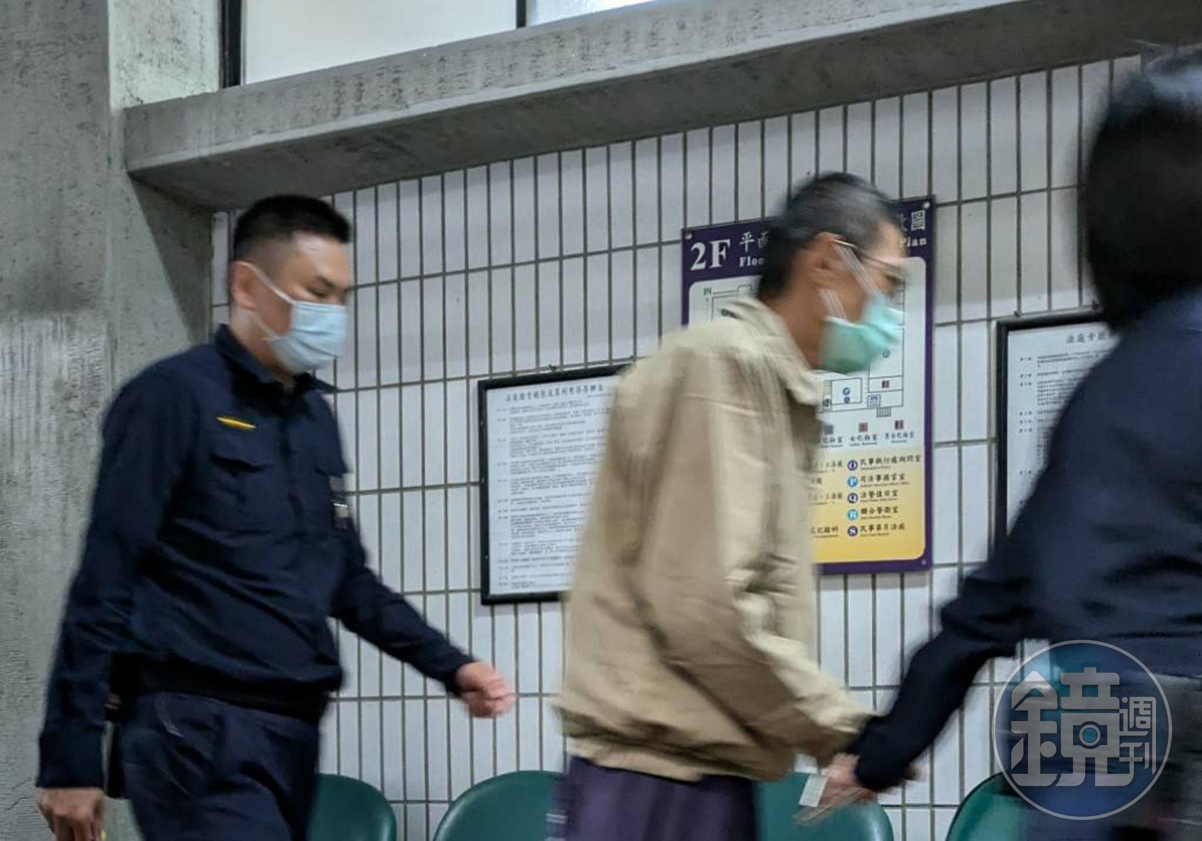 在押的陳男今出庭。