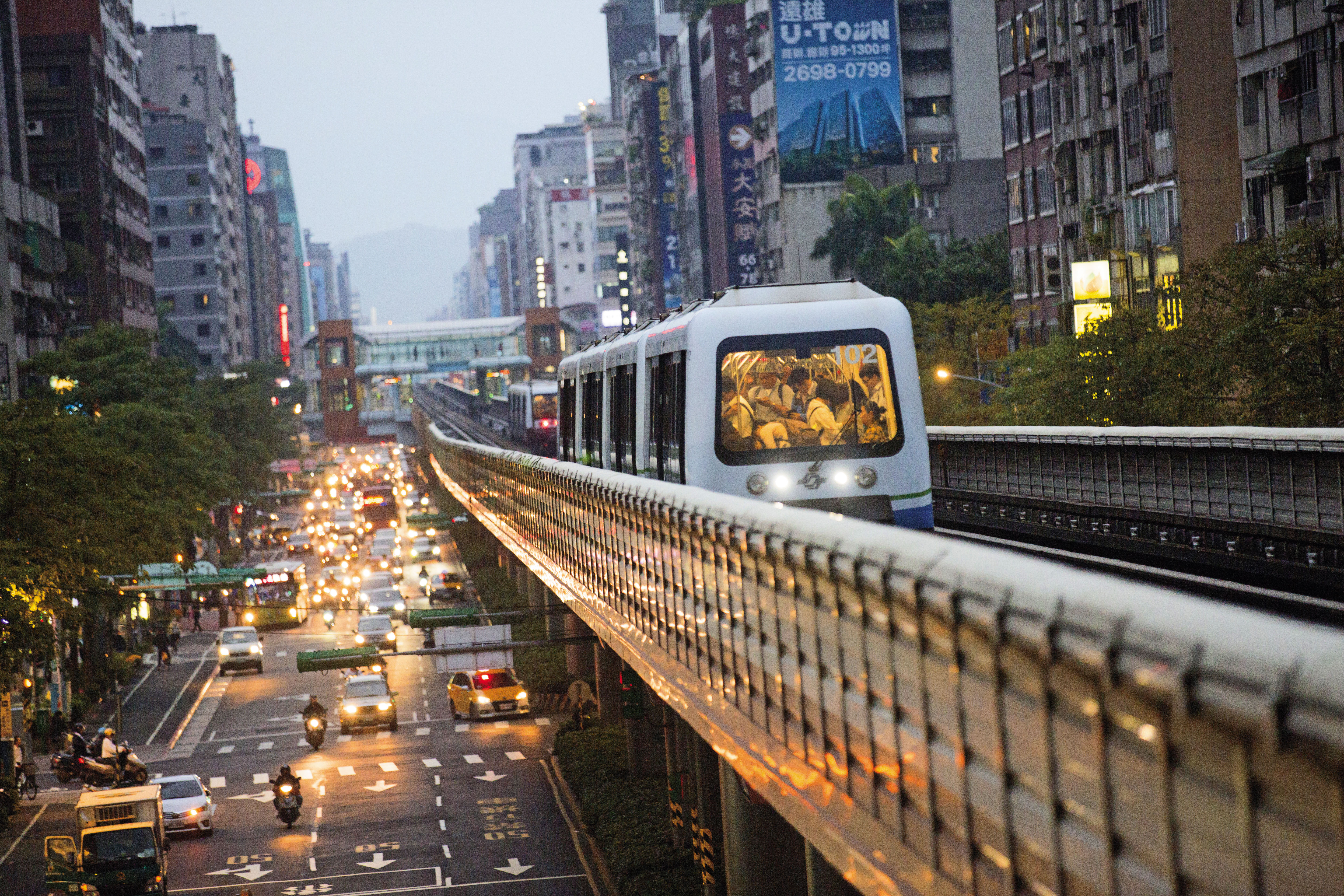交通建設容易形成生活圈和房市熱區,專家建議沿著軌道買屋最保值。