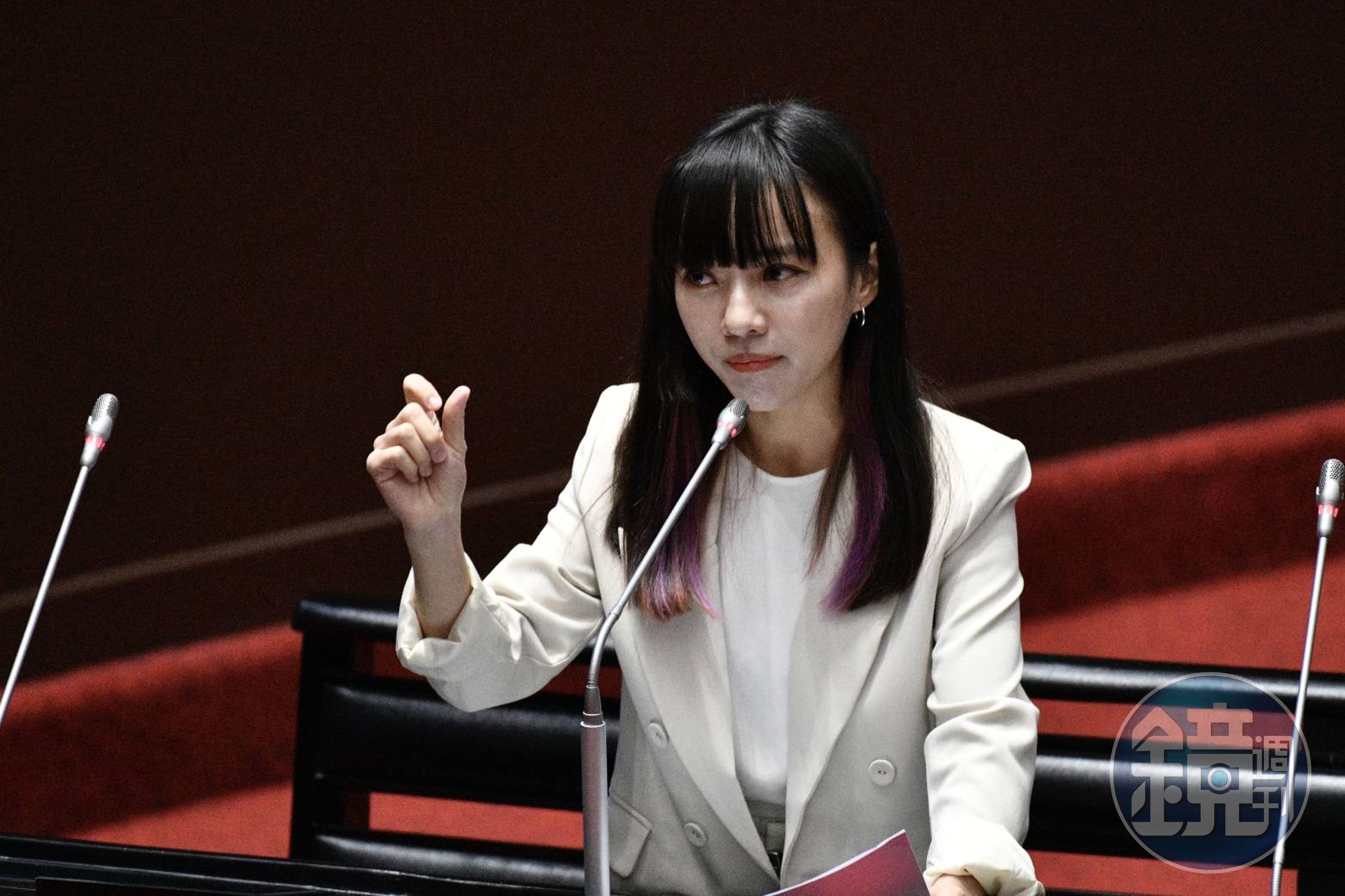「高雄雙罷劫」連署總站今日遭雄檢搜索,被罷免人綠委黃捷表示會尊重司法。(本刊資料照)
