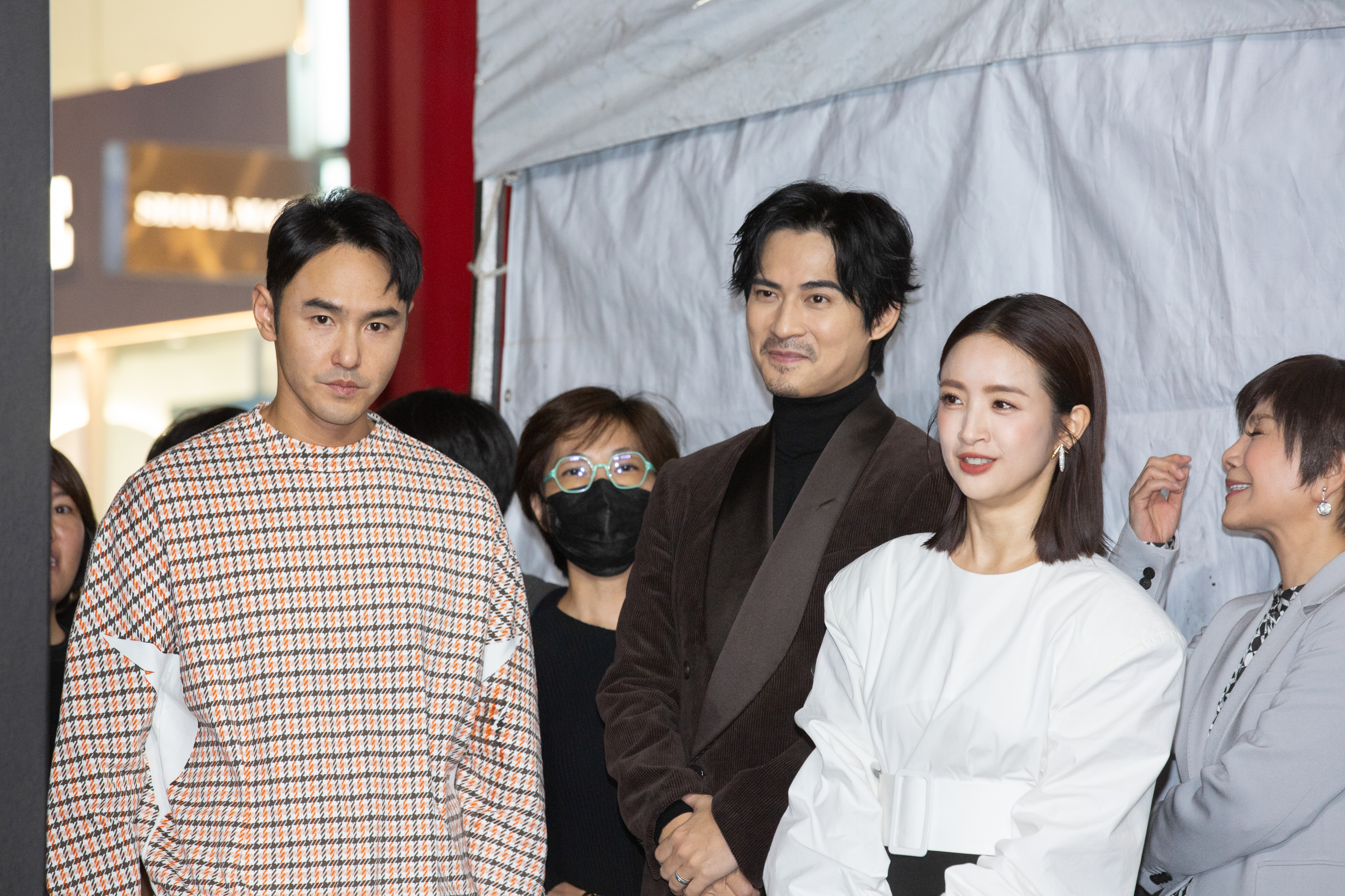 阮經天、周渝民、林依晨3位偶像劇年代的男神女神，為《車頂上的玄天上帝》金馬開幕齊聚首映現場。