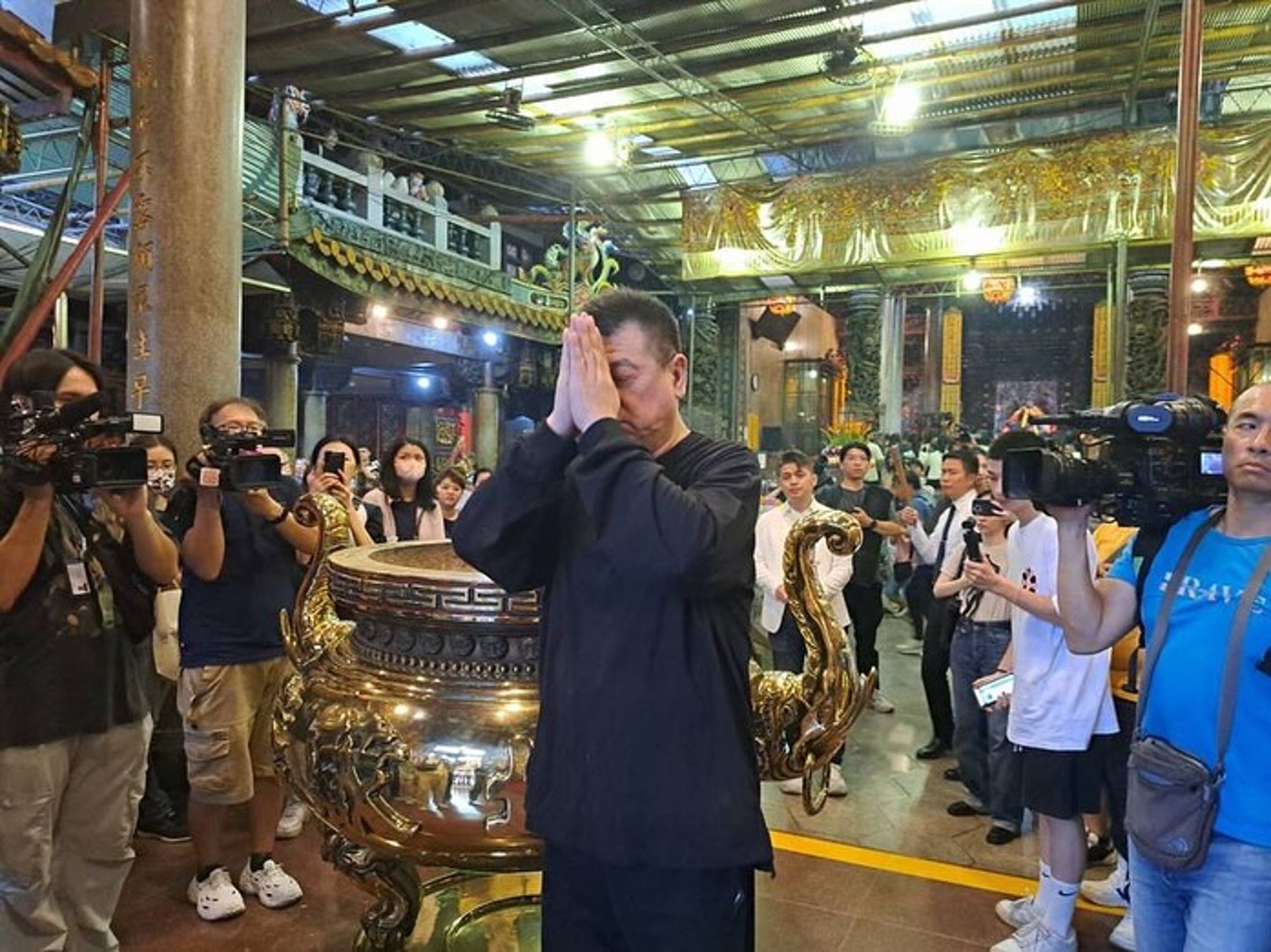 孫德榮舉辦祈福超度法會現身公廟。(翻攝自孫德榮臉書)