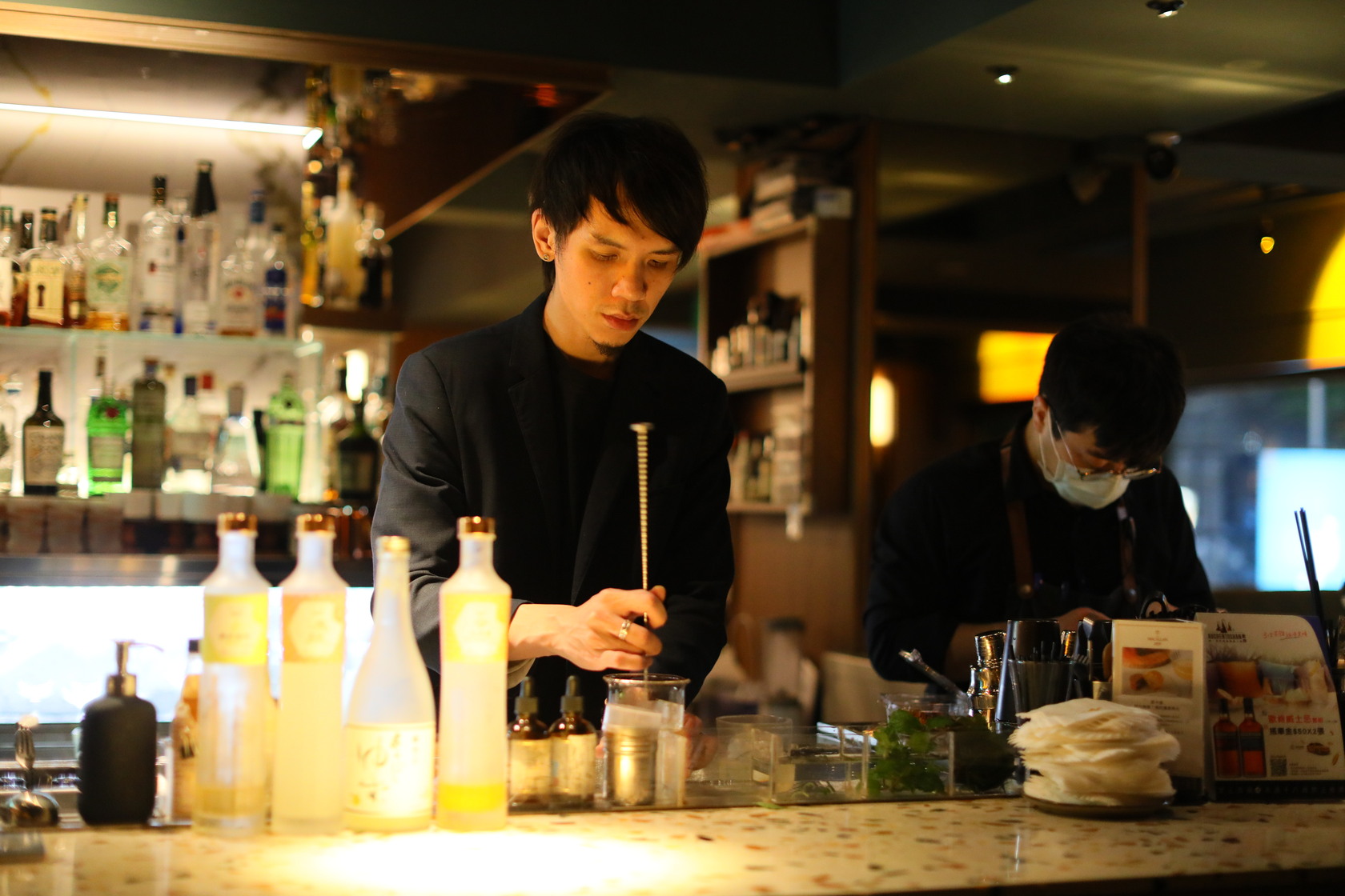為了讓酒水也有多元發揮，主理人雇用多達四位調酒師。