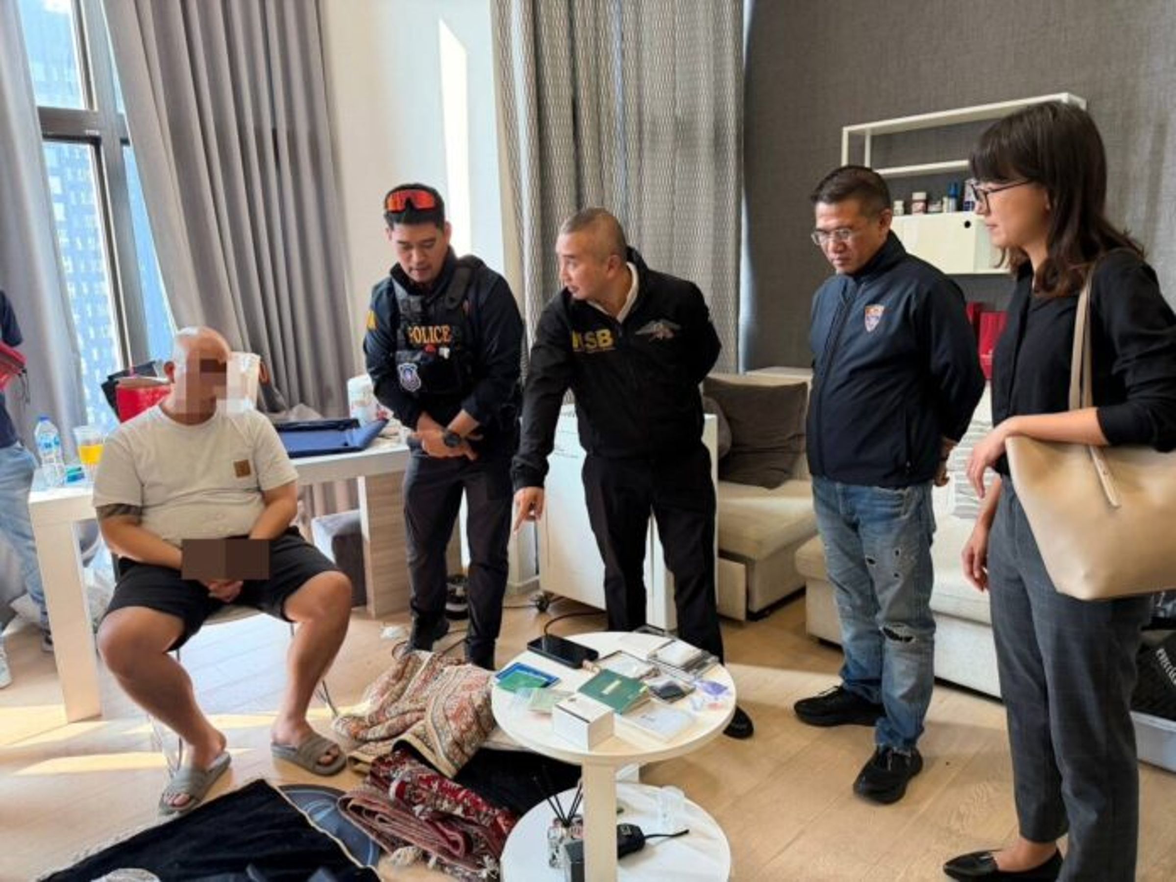 台籍姜姓嫌犯涉嫌販毒,在泰國落網,結果一查發現他在台灣身揹重罪。(翻攝自Khaosod)