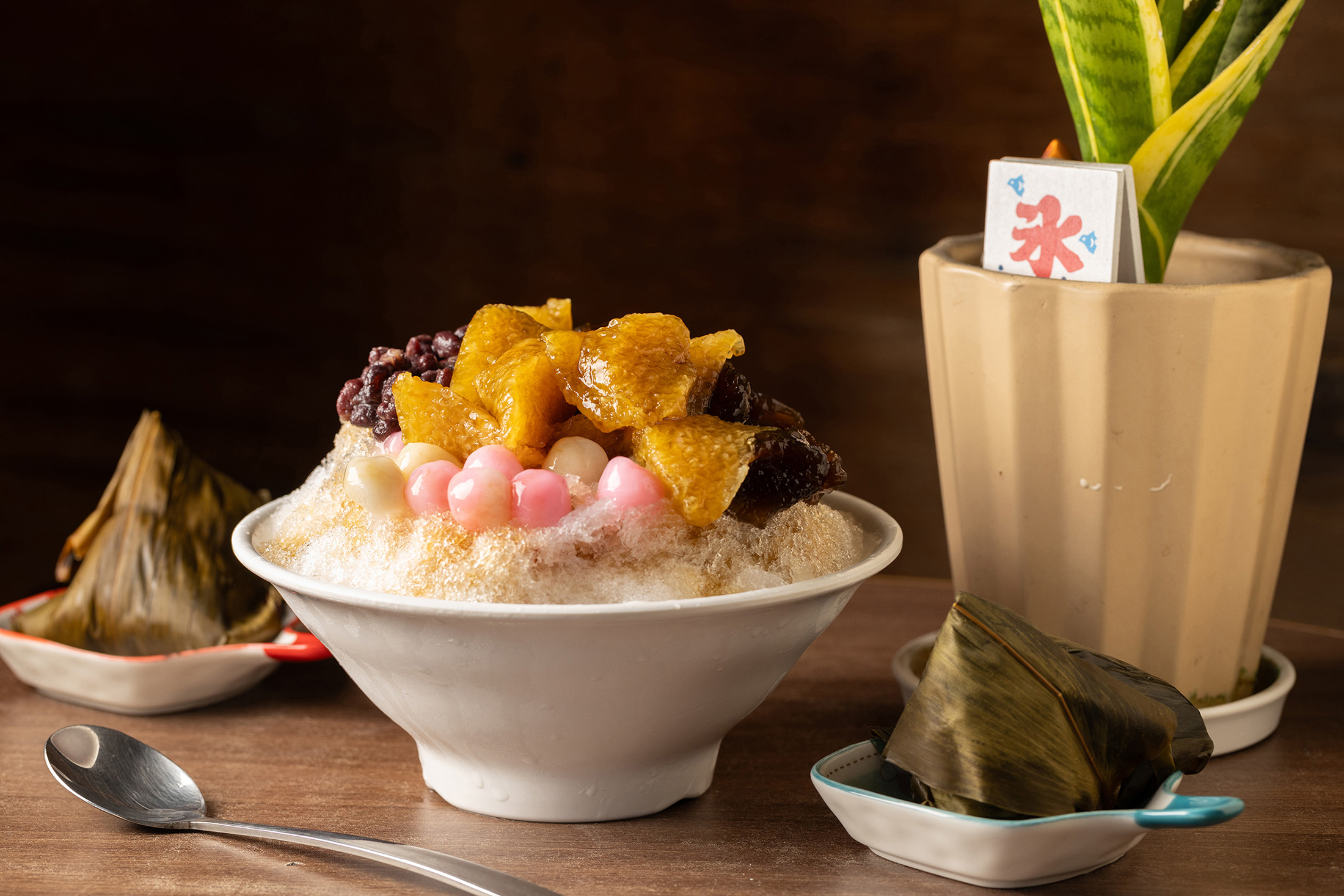 高雄美滿冰菓室去年推出復古滋味鹼粽冰，立刻大受歡迎。