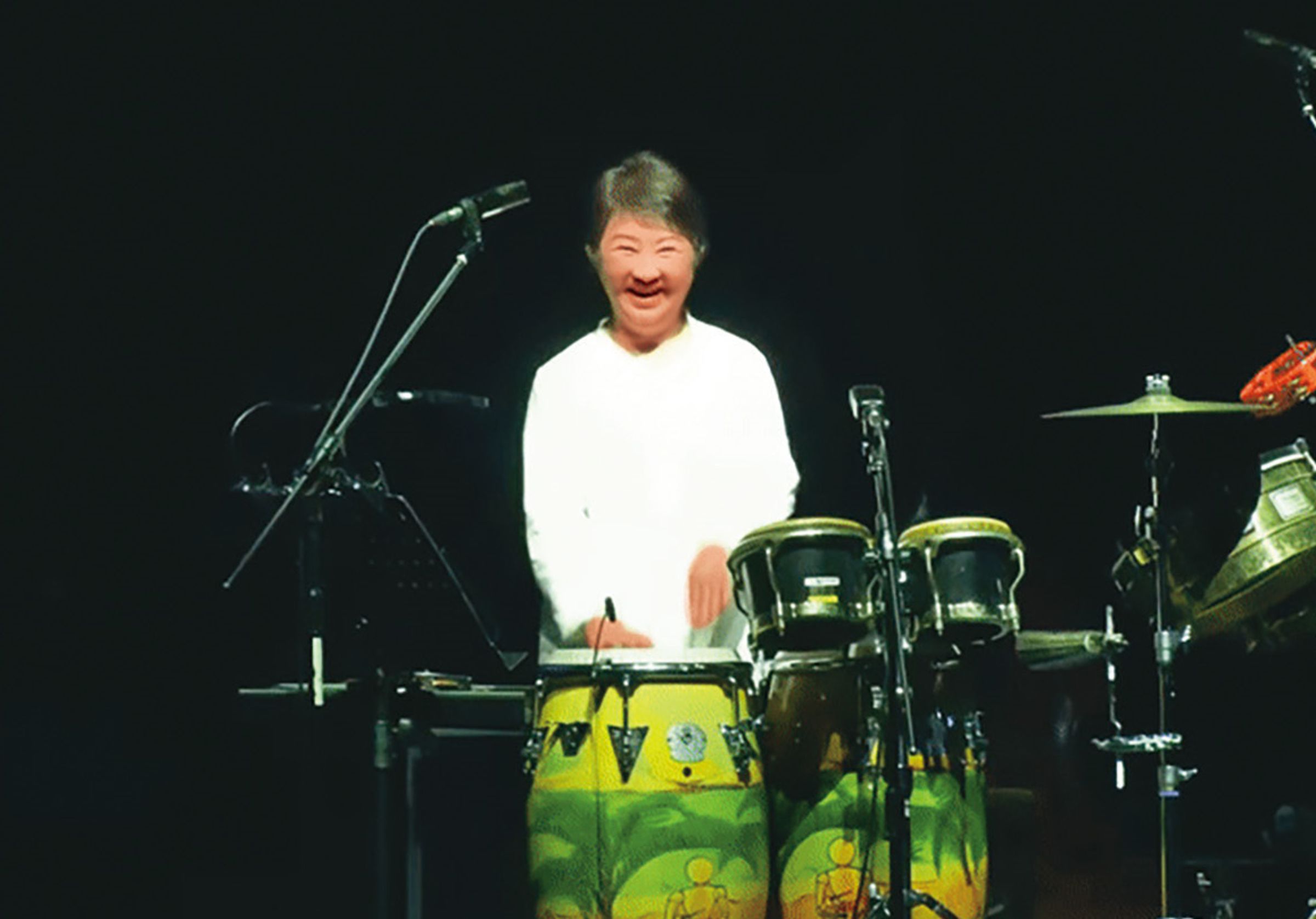 日前台中市長盧秀燕登台表演,真是太令人驚…喜了。(翻攝自台中爵士音樂節YouTube)