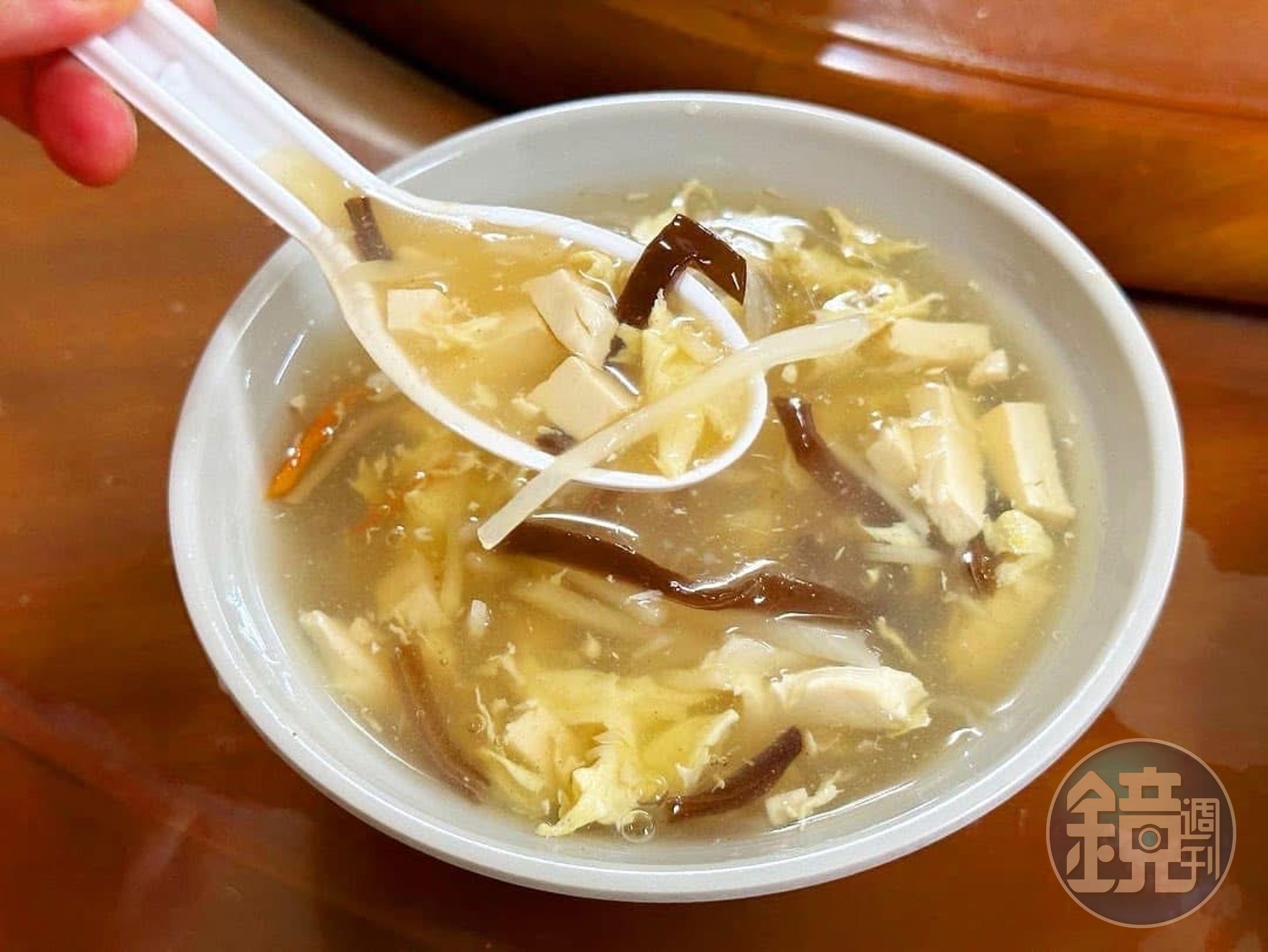 「酸辣湯」味道偏清爽。（30元／碗）