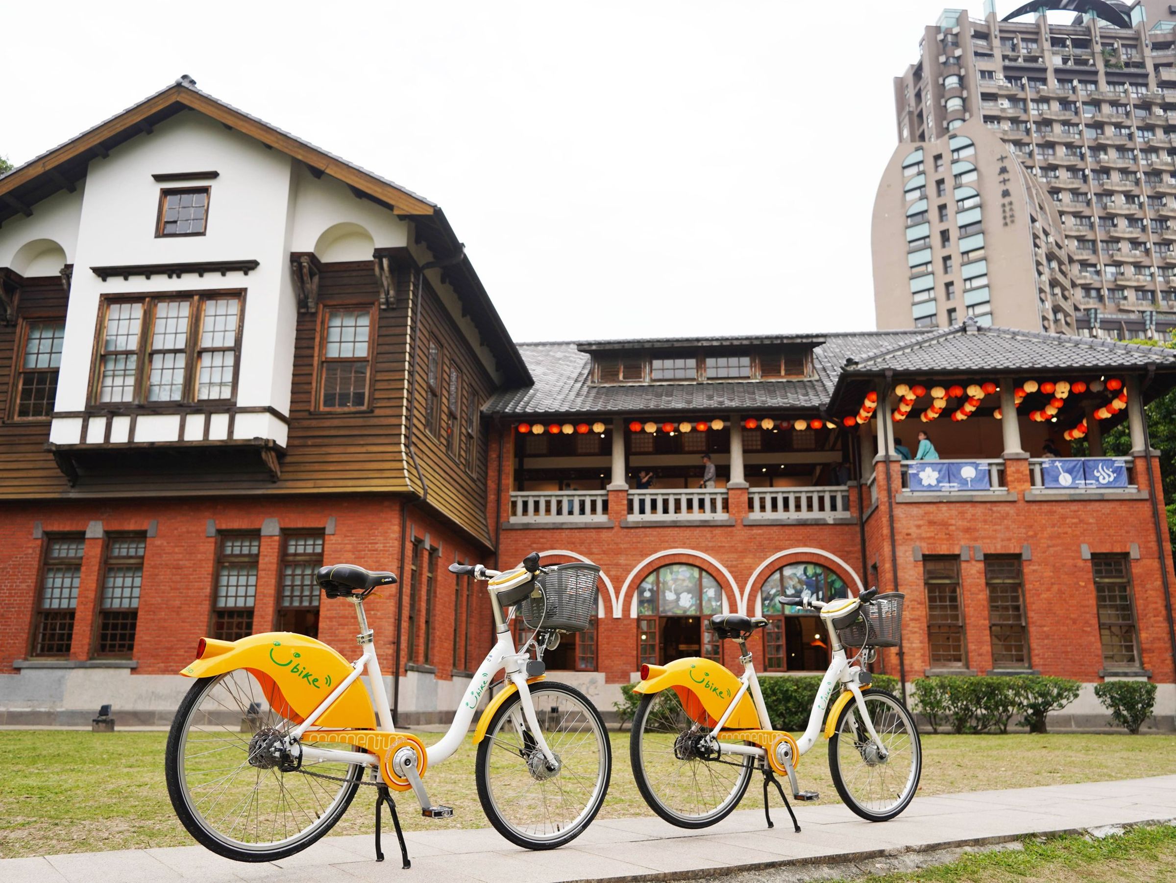 YouBike今日上午發生系統異常,造成全台YouBike2.0及YouBike2.0E電輔車無法租借、還車及扣款。(翻攝自臉書@YouBike大台北粉絲團)