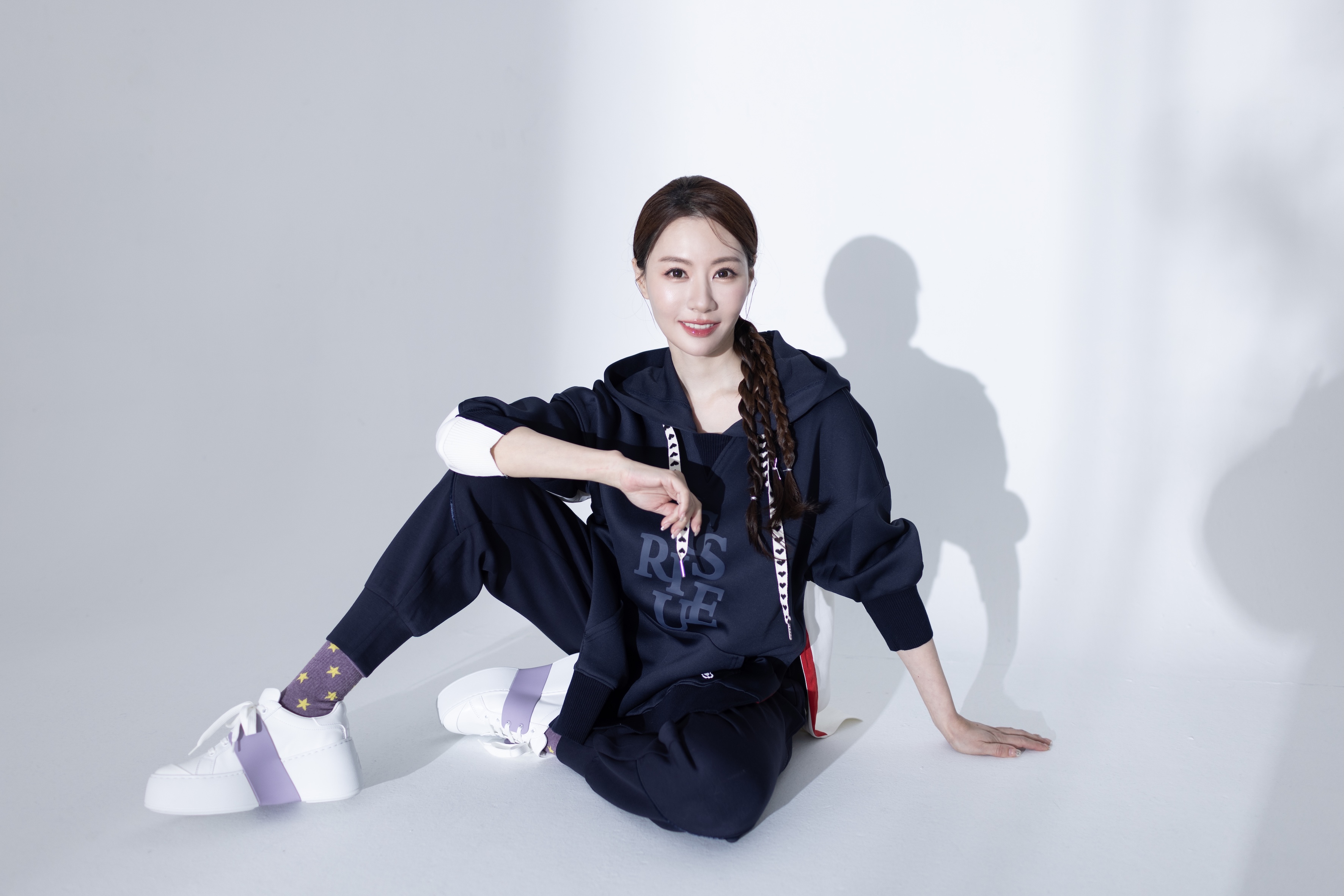 王瀅的先生對她回演藝圈沒有表示意見，「先生知道我的個性，我就算要再去做些什麼，也仍然會把家庭照顧好。」